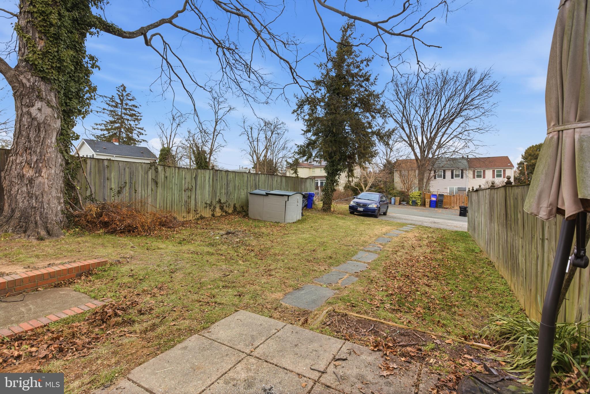 MONTGOMERY OAKS - Residential