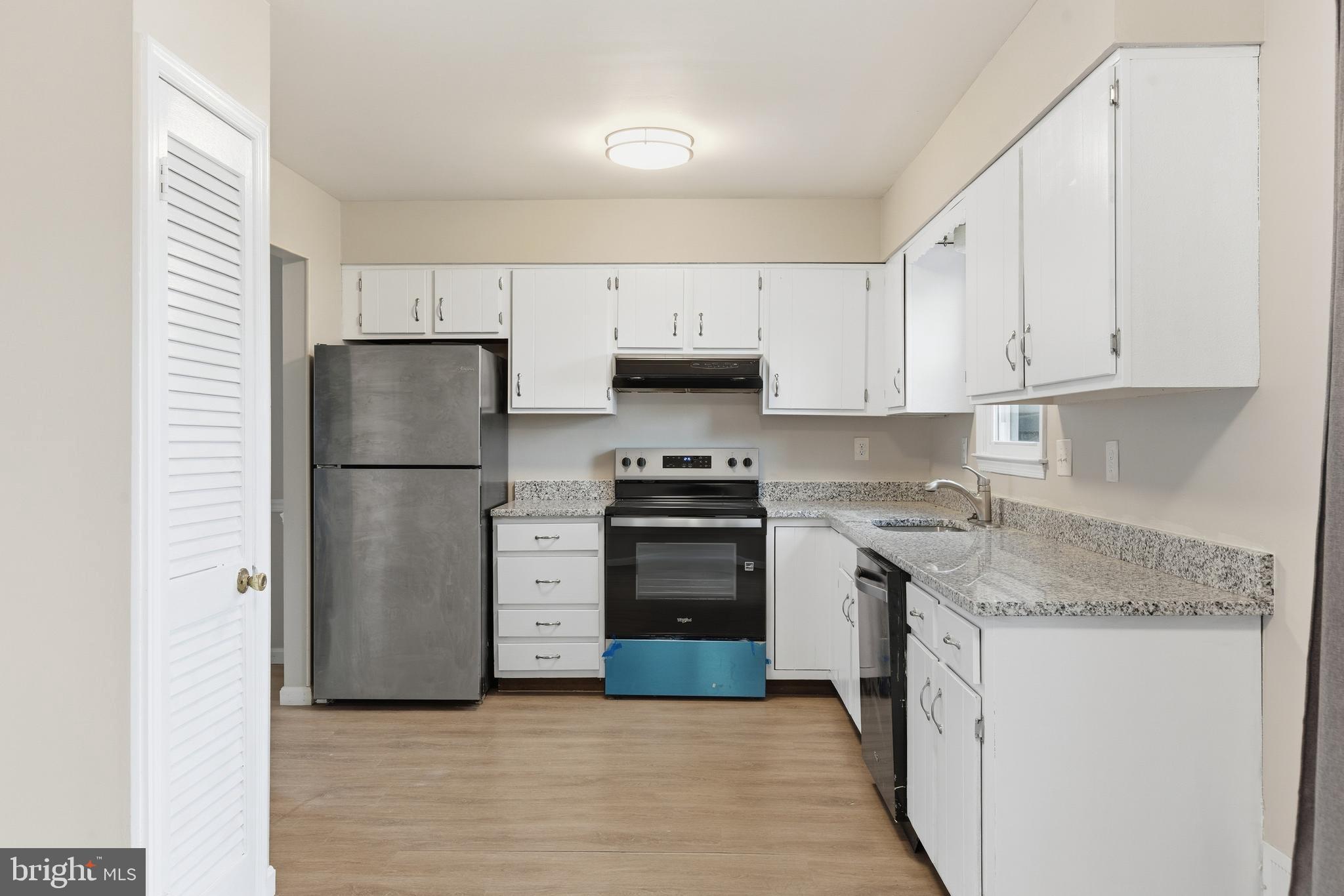 MONTGOMERY OAKS - Residential