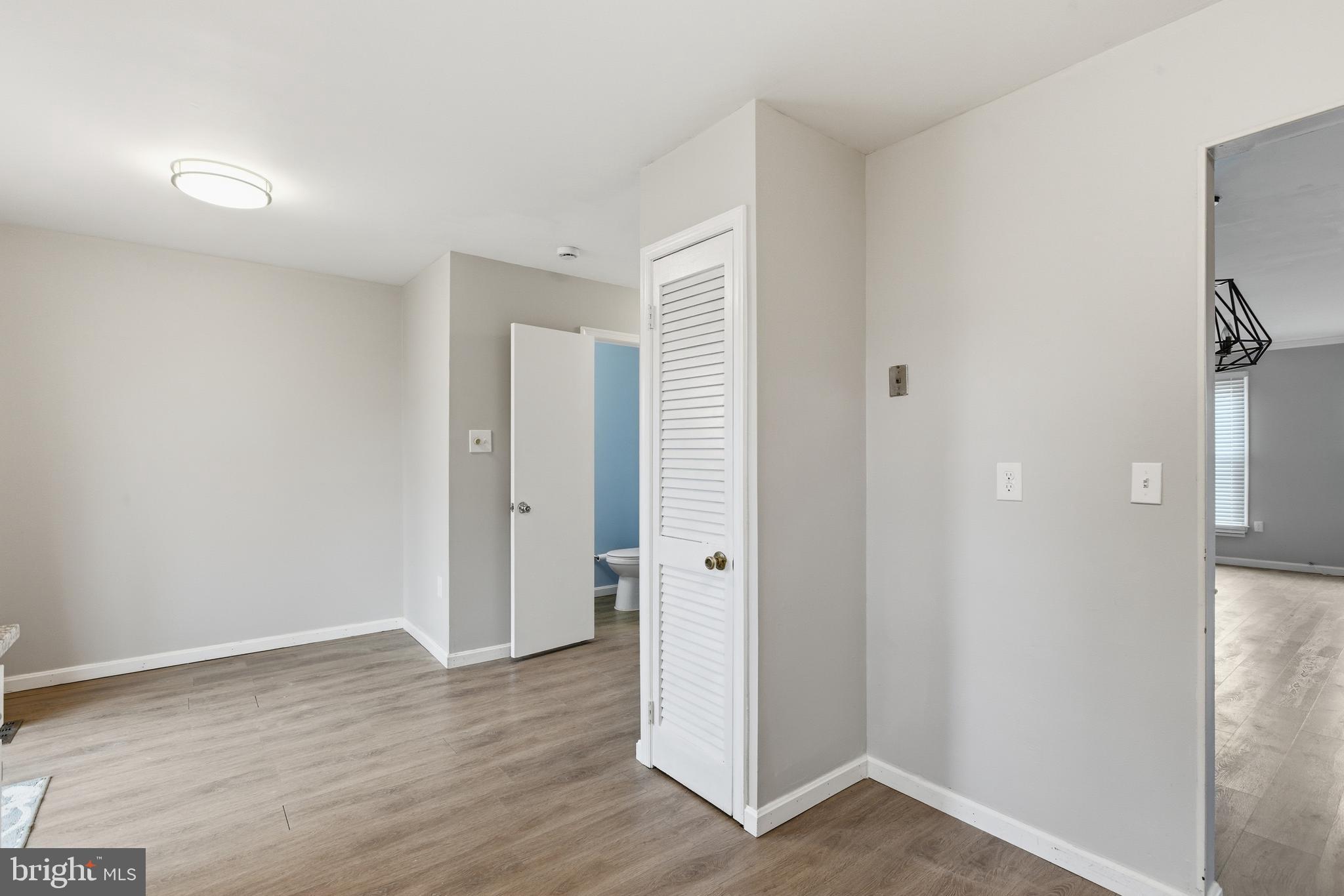 MONTGOMERY OAKS - Residential