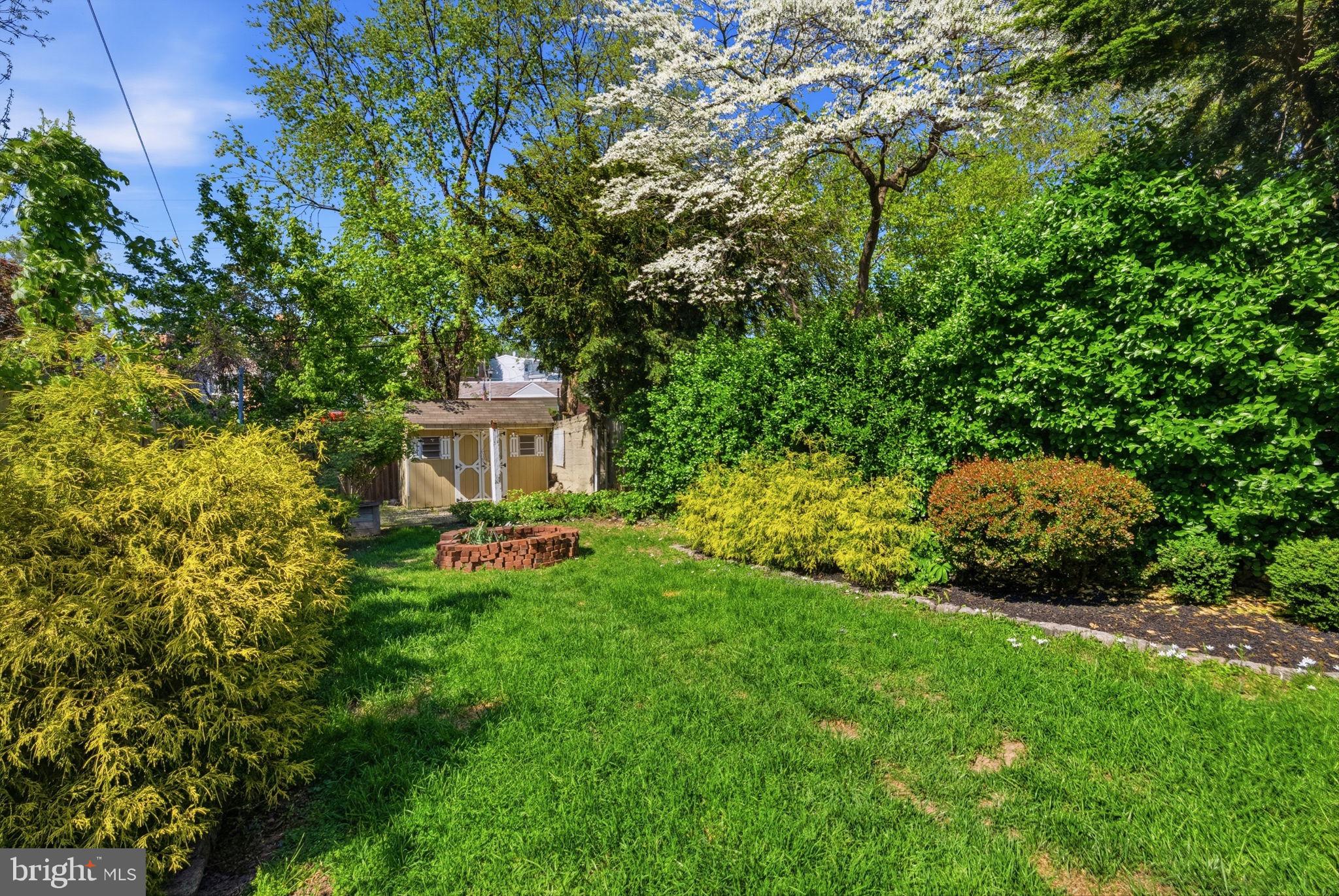 EAST FALLS - Residential