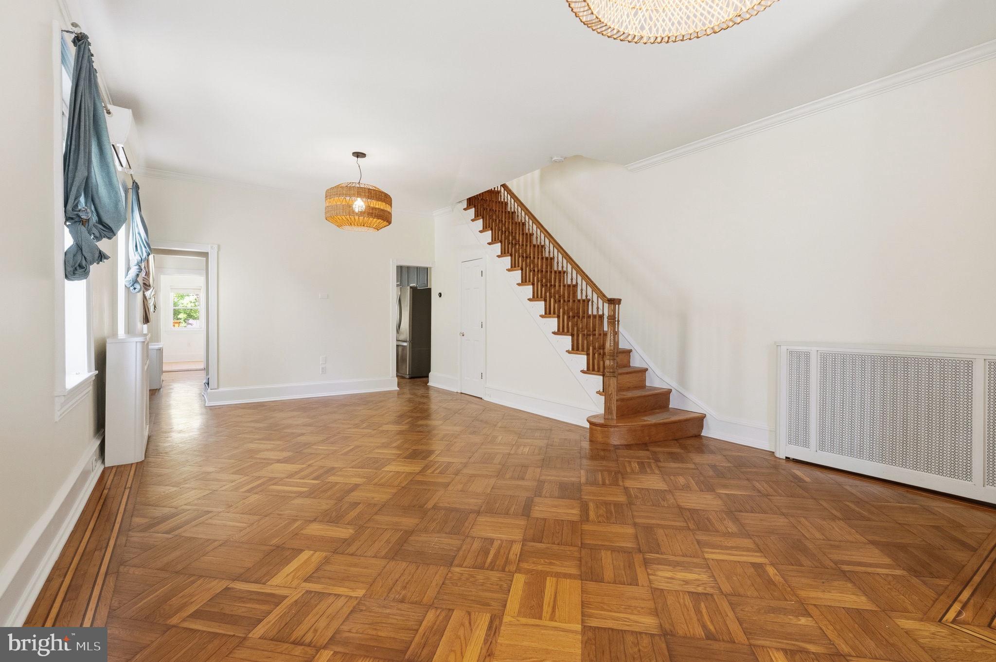 EAST FALLS - Residential