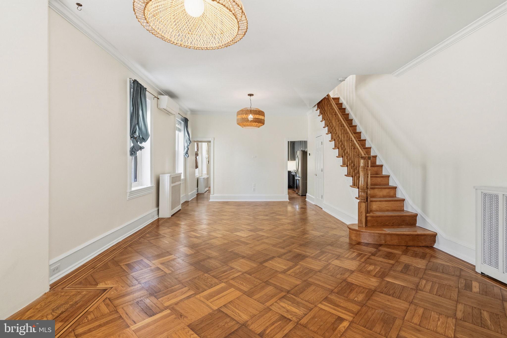 EAST FALLS - Residential