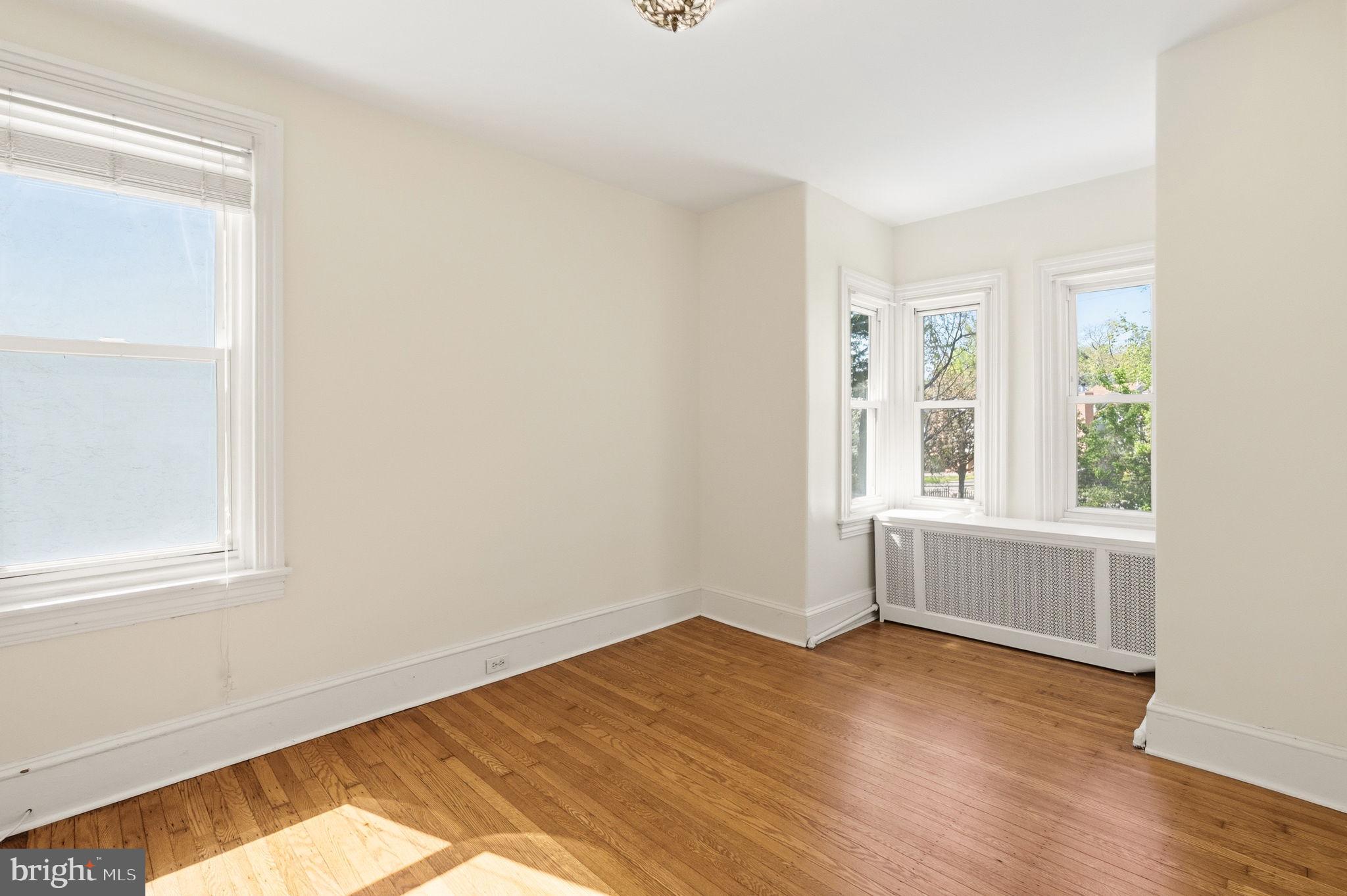 EAST FALLS - Residential