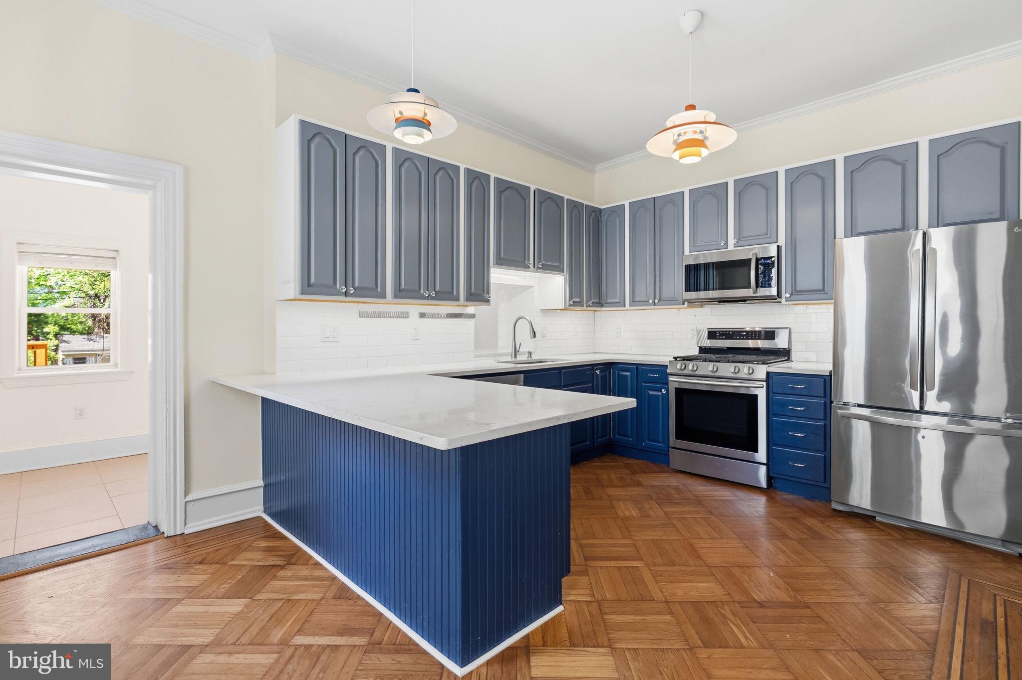EAST FALLS - Residential