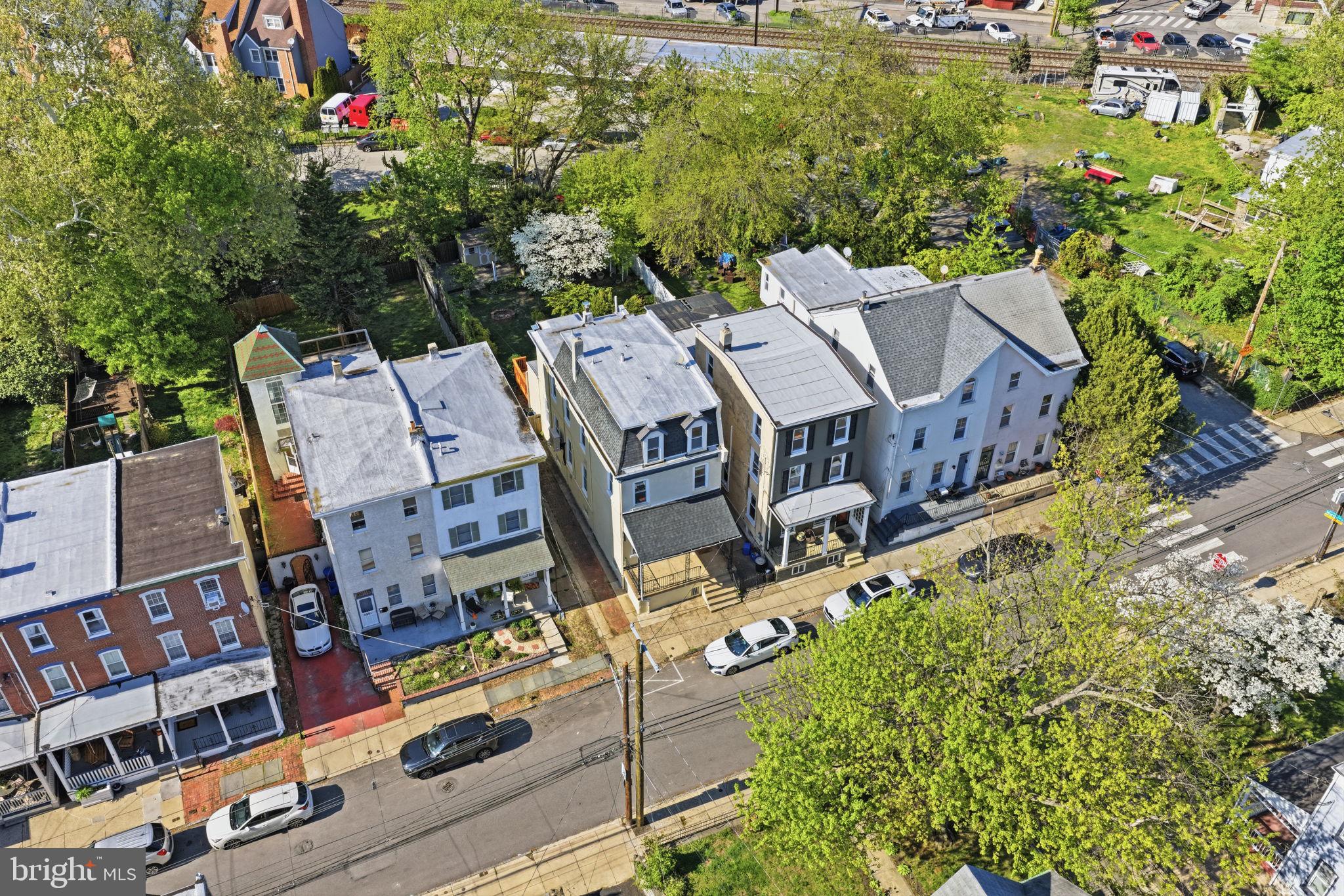 EAST FALLS - Residential