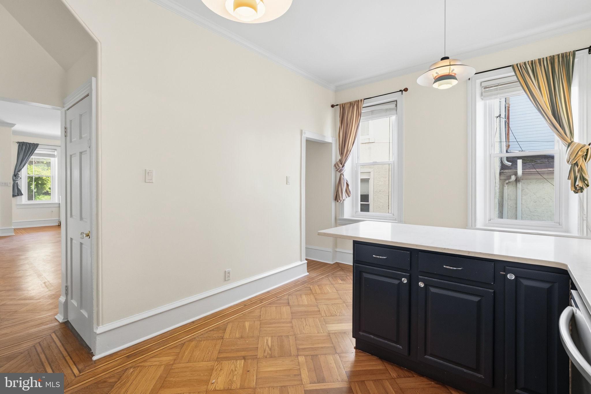 EAST FALLS - Residential