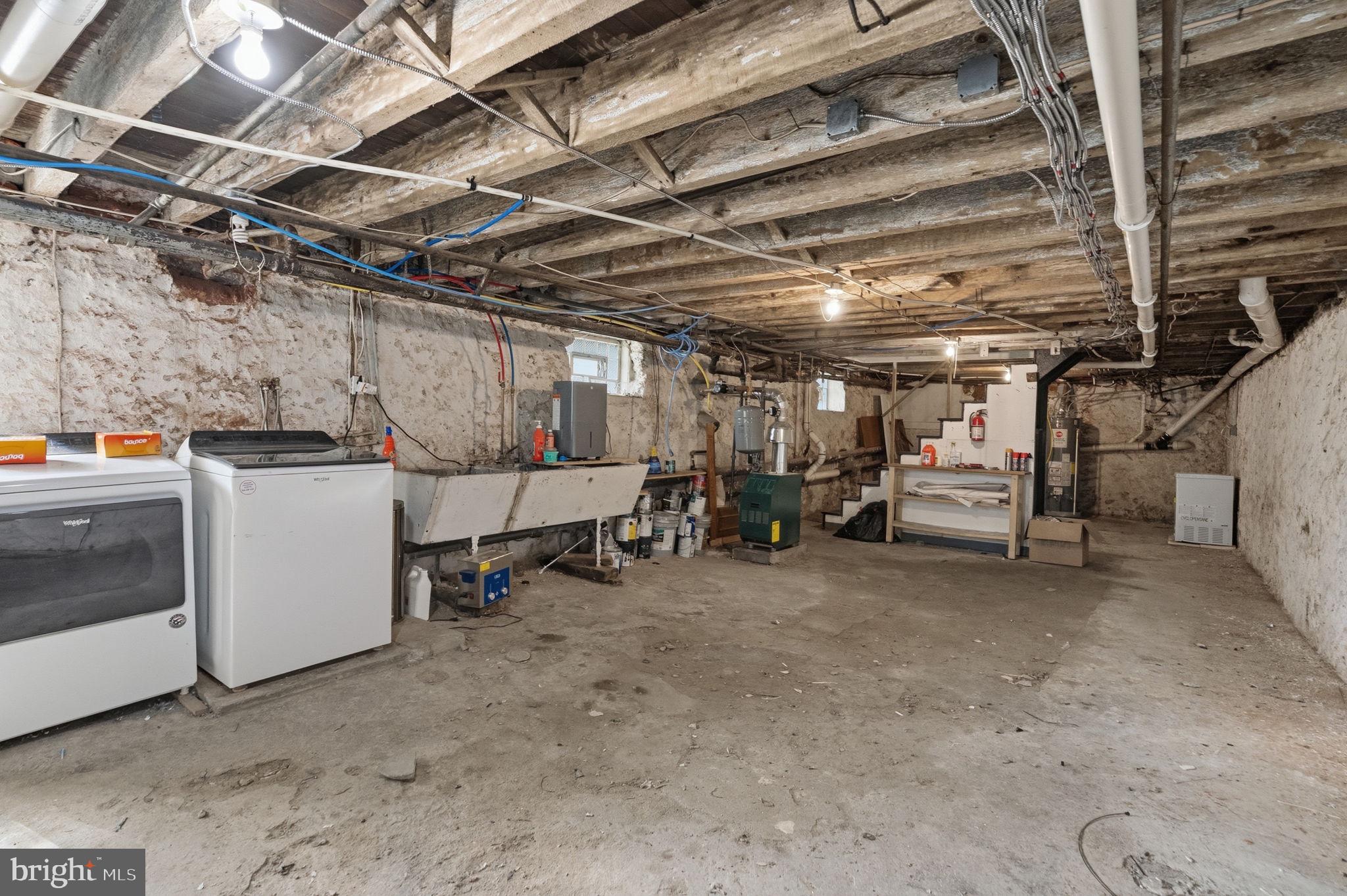EAST FALLS - Residential