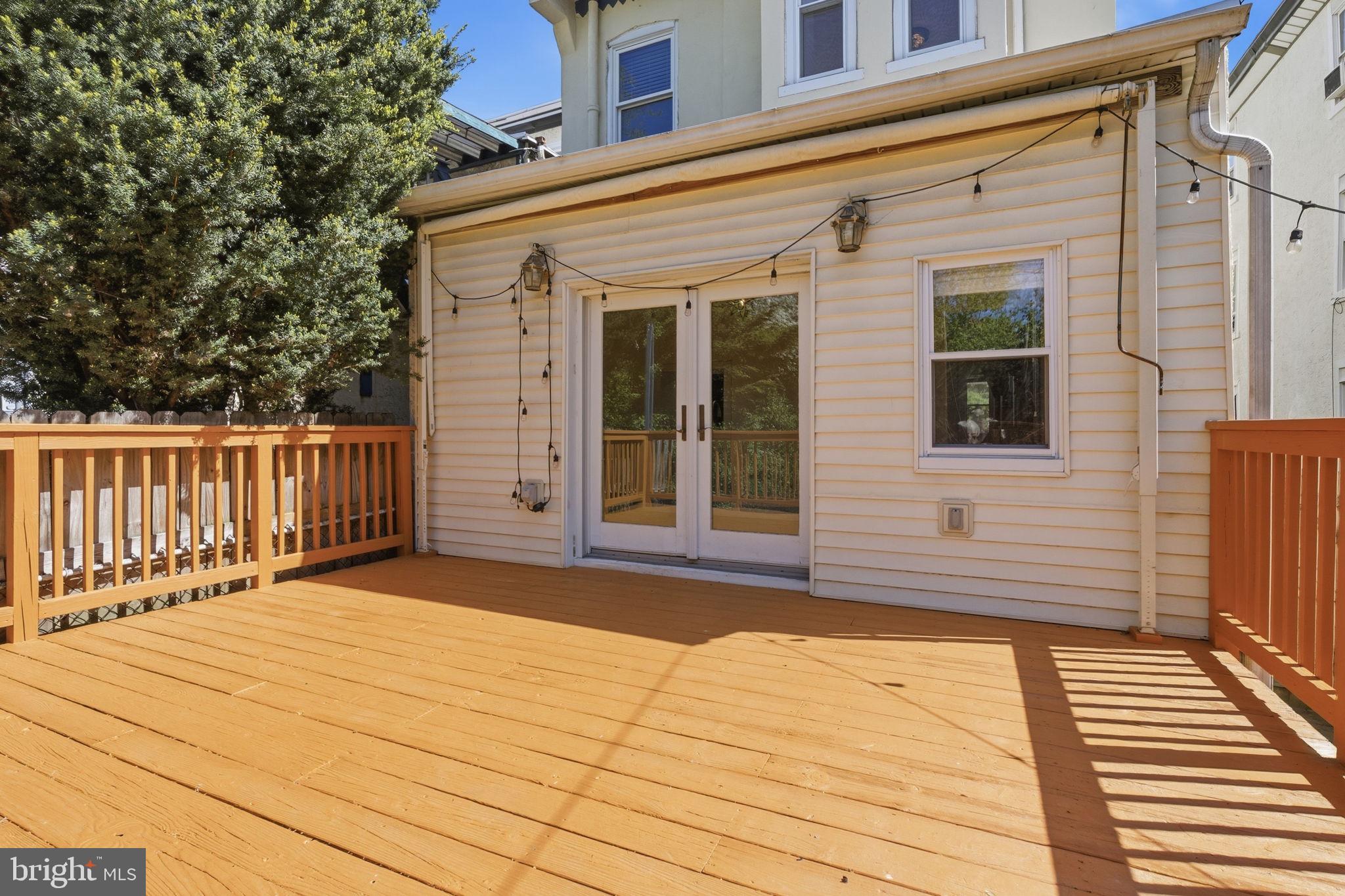 EAST FALLS - Residential