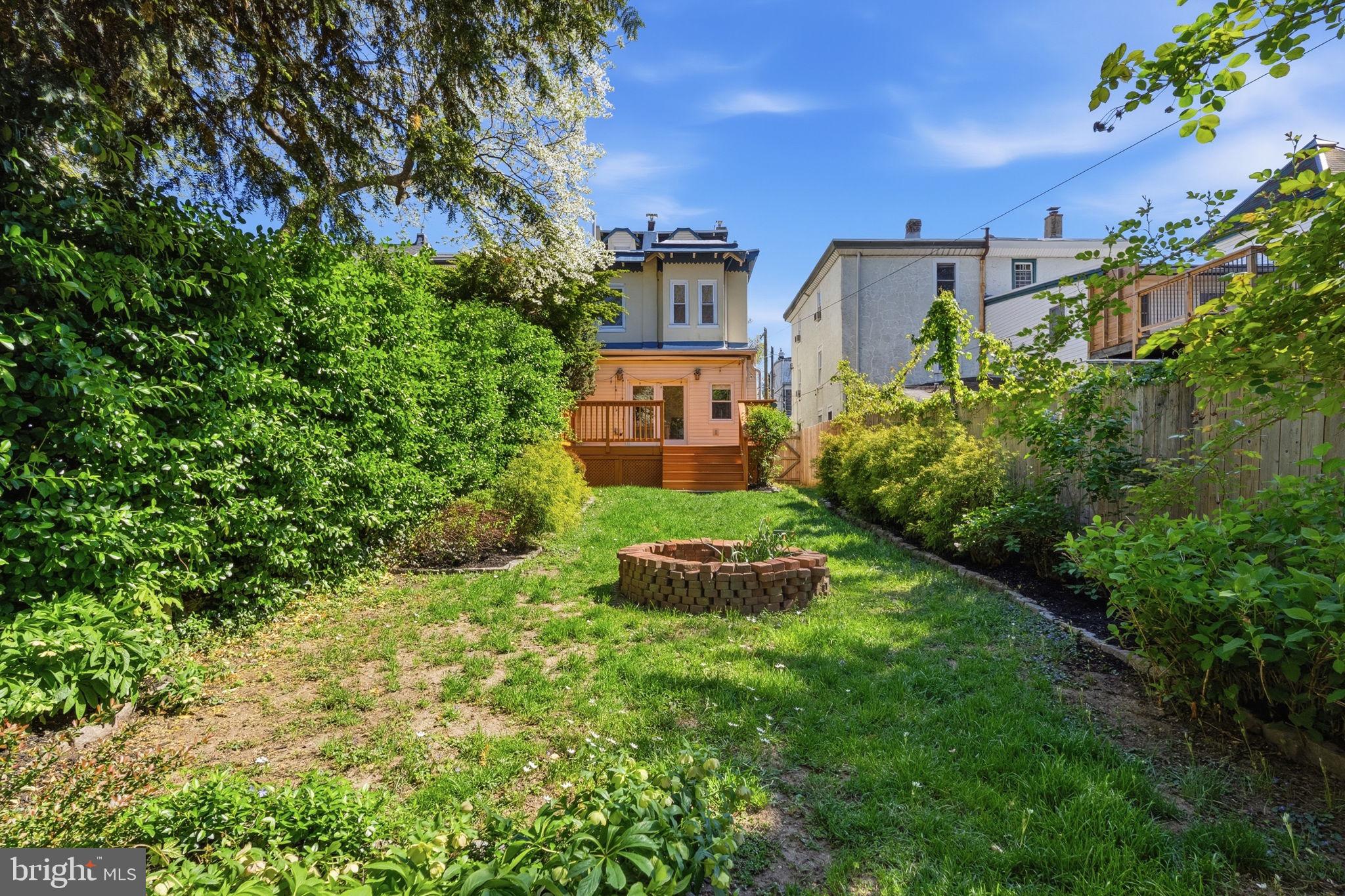 EAST FALLS - Residential