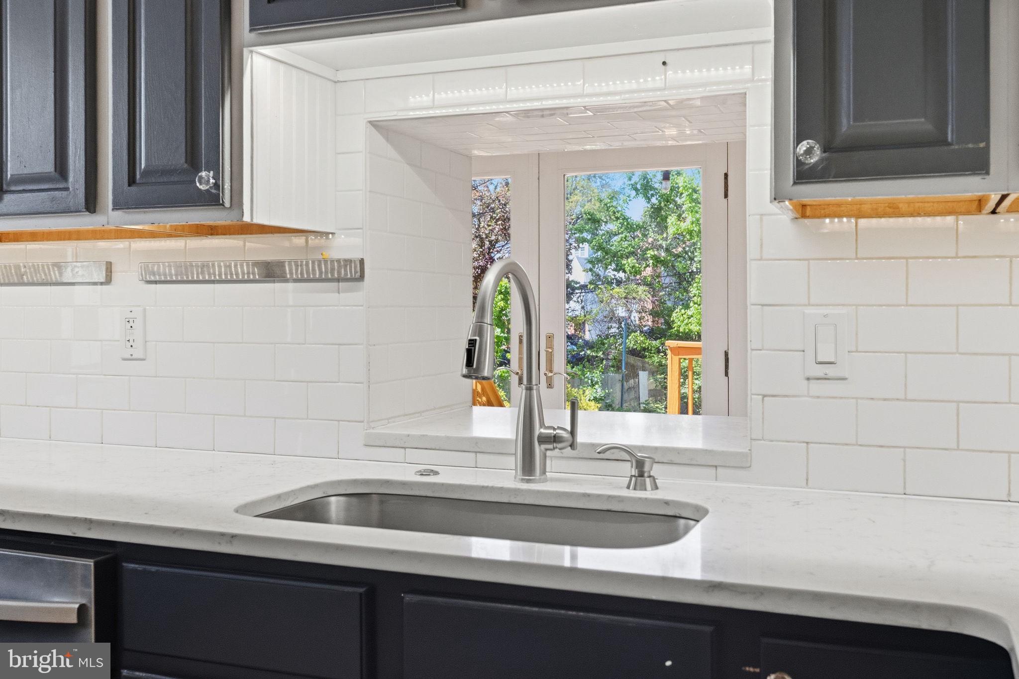 EAST FALLS - Residential
