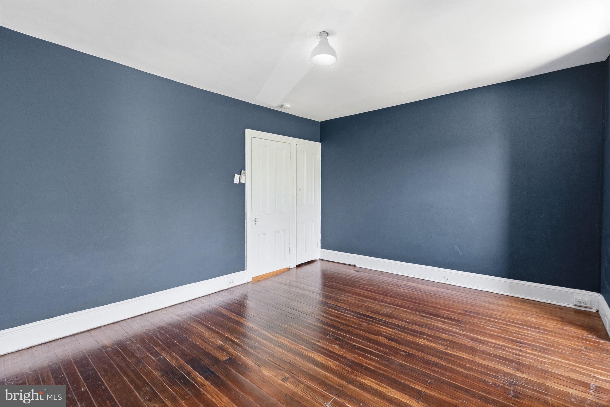EAST FALLS - Residential