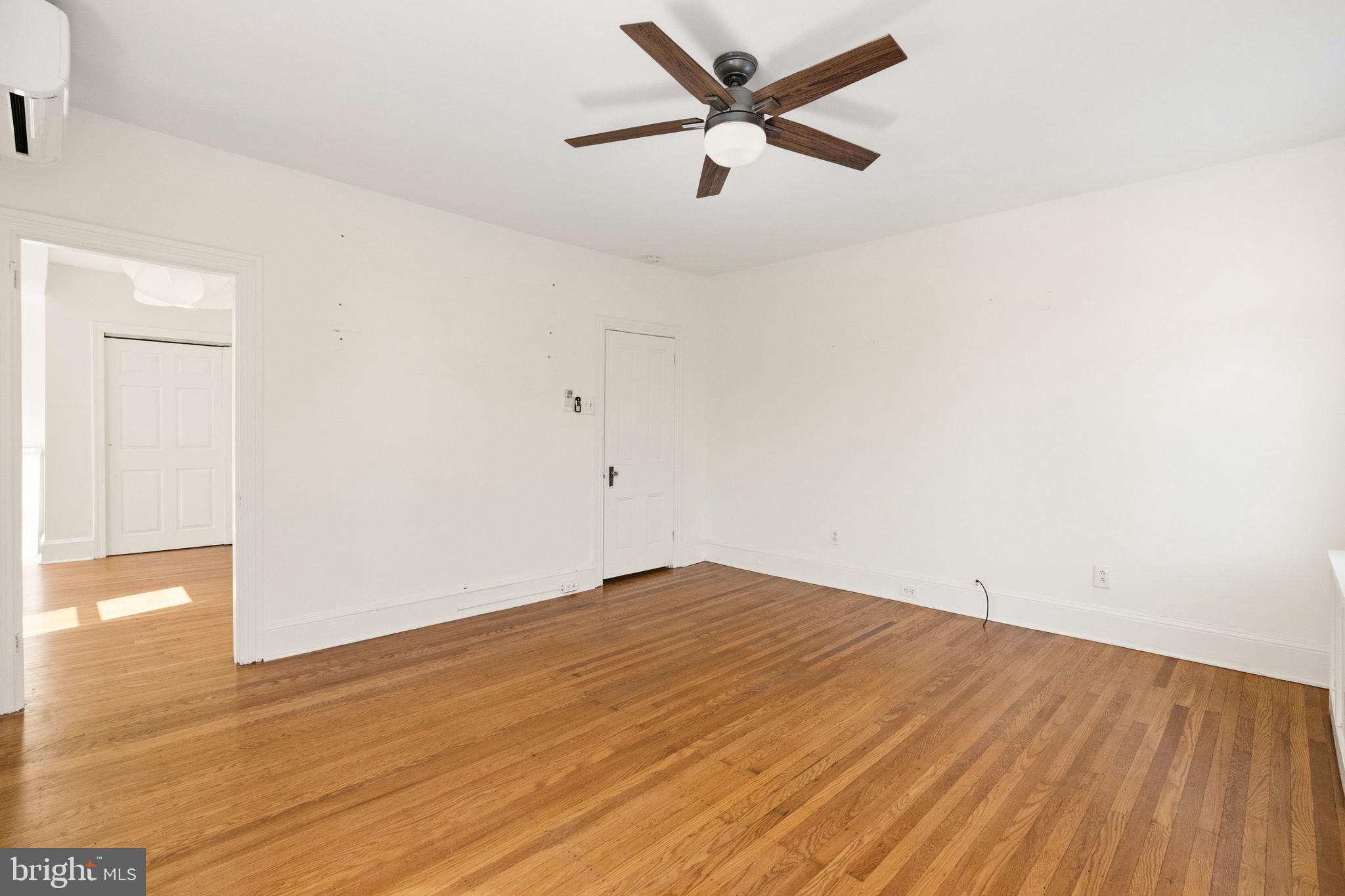 EAST FALLS - Residential