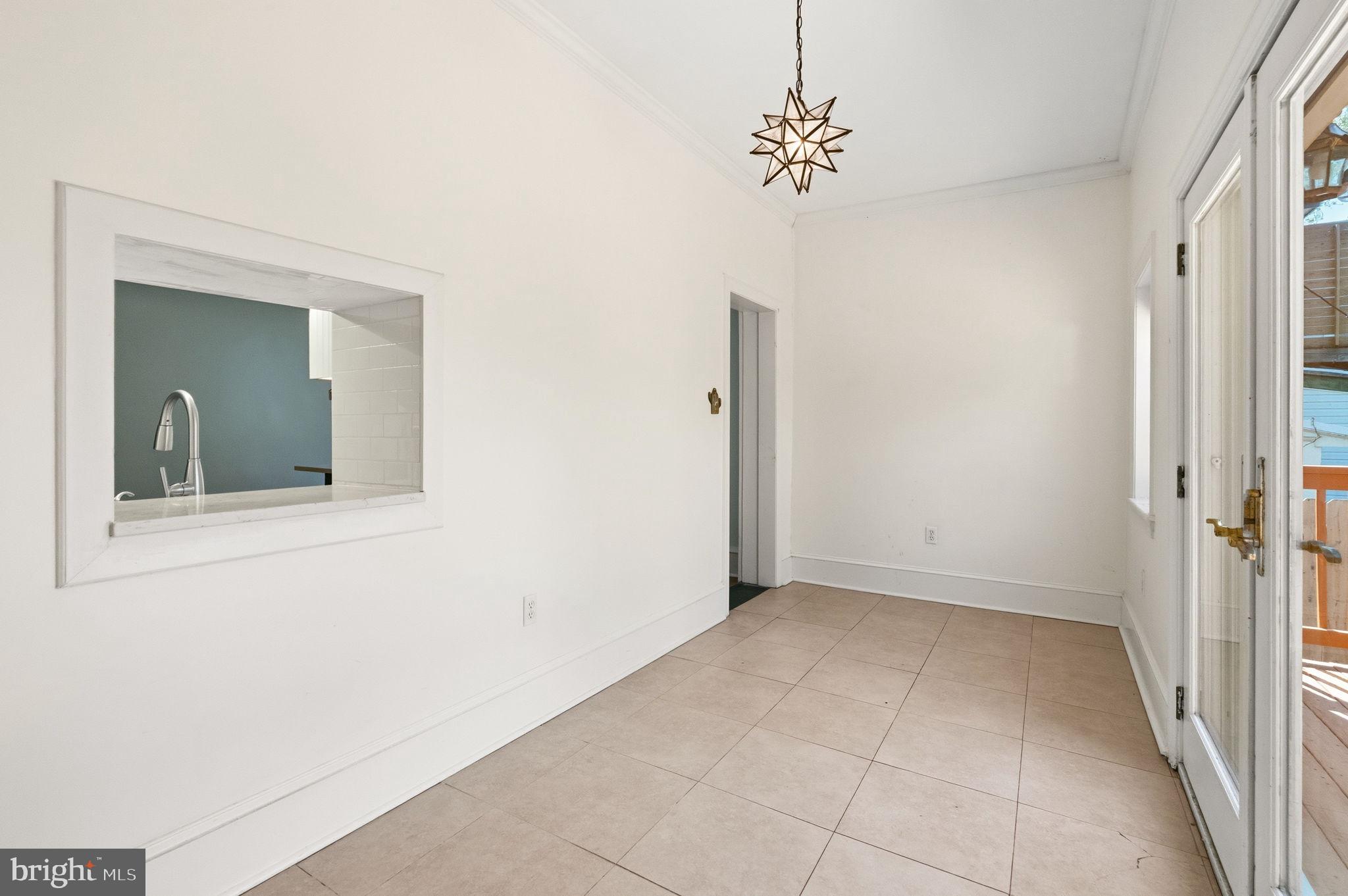 EAST FALLS - Residential