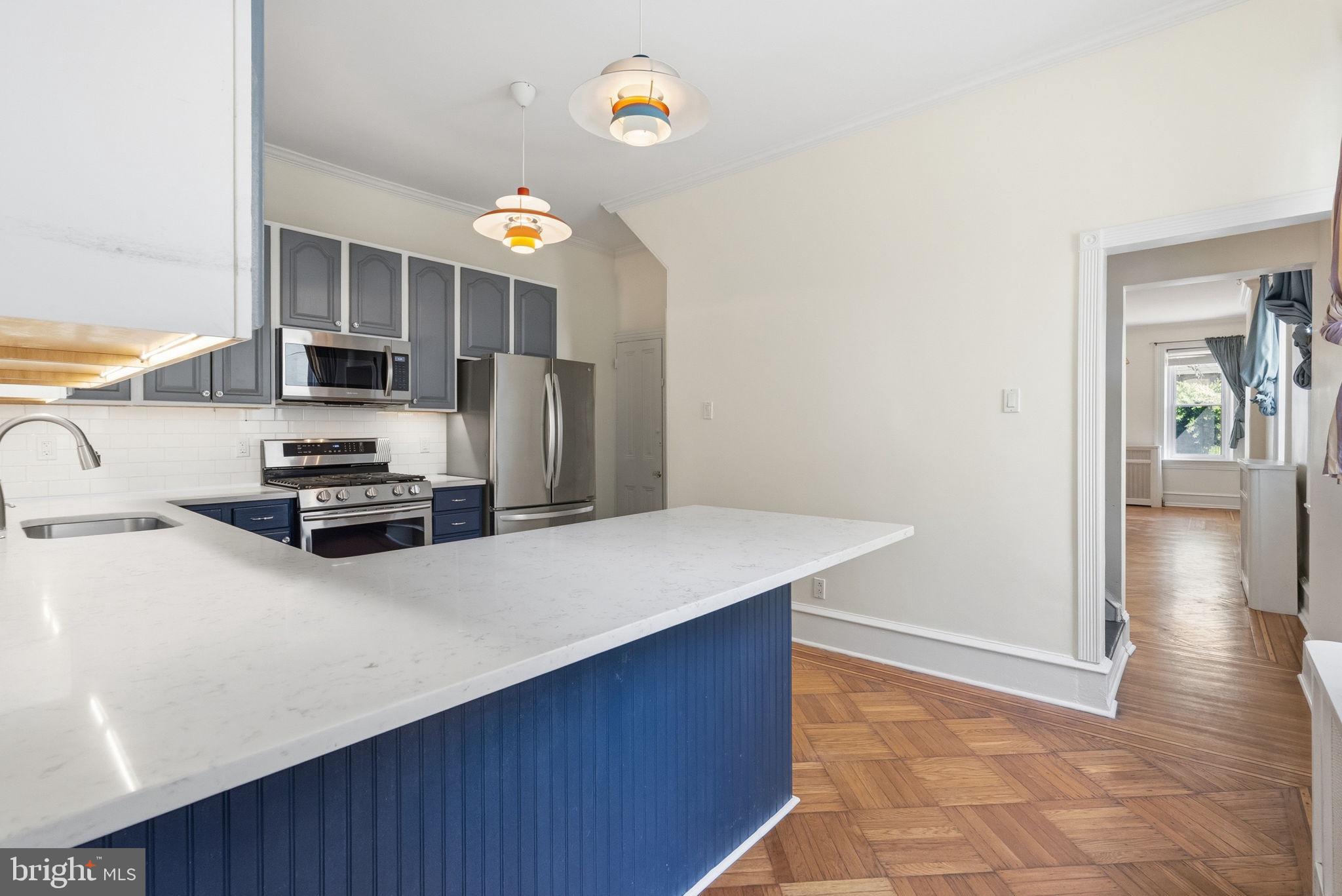 EAST FALLS - Residential