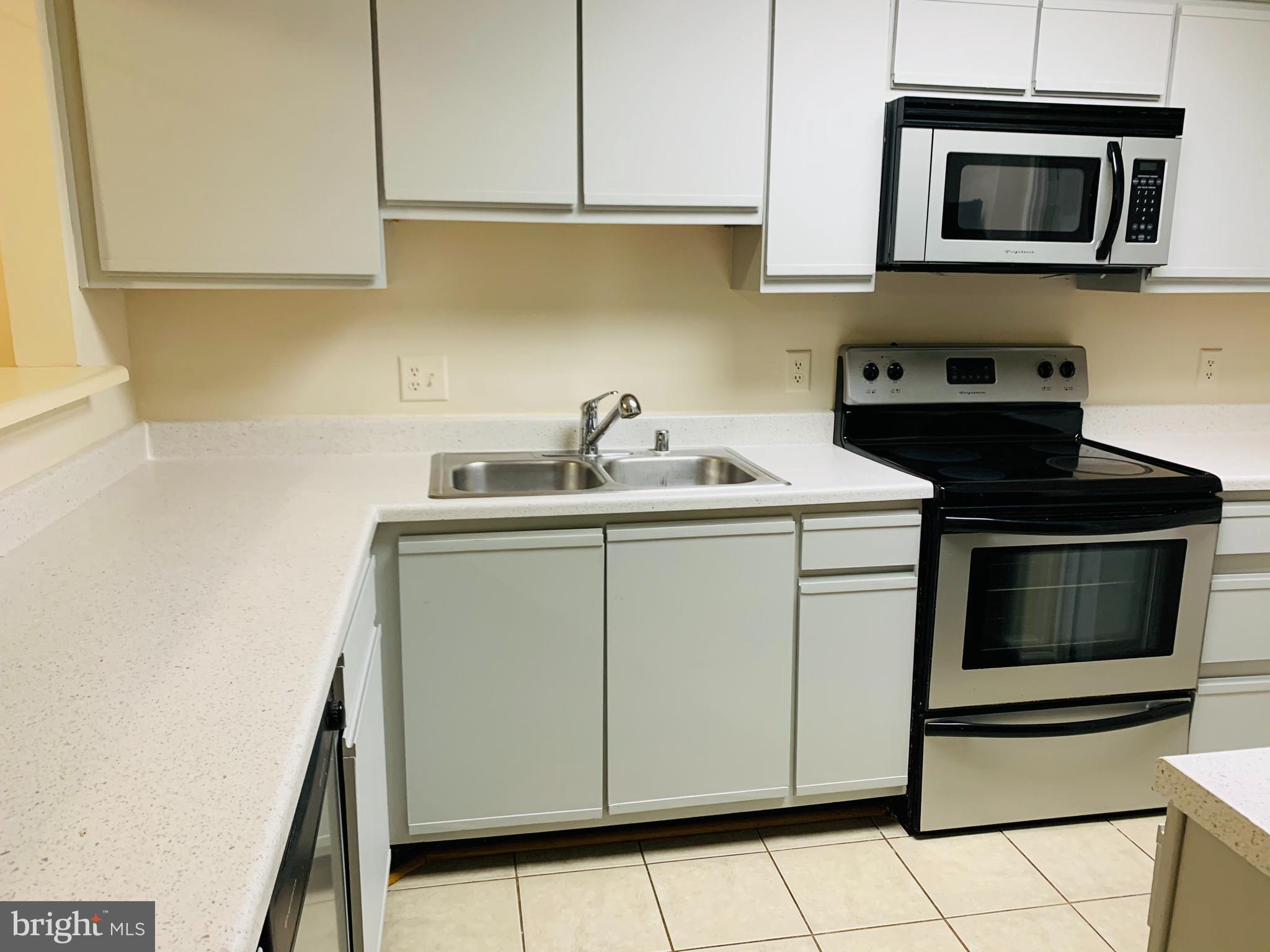 GABLES OF TUCKERMAN - Residential Lease