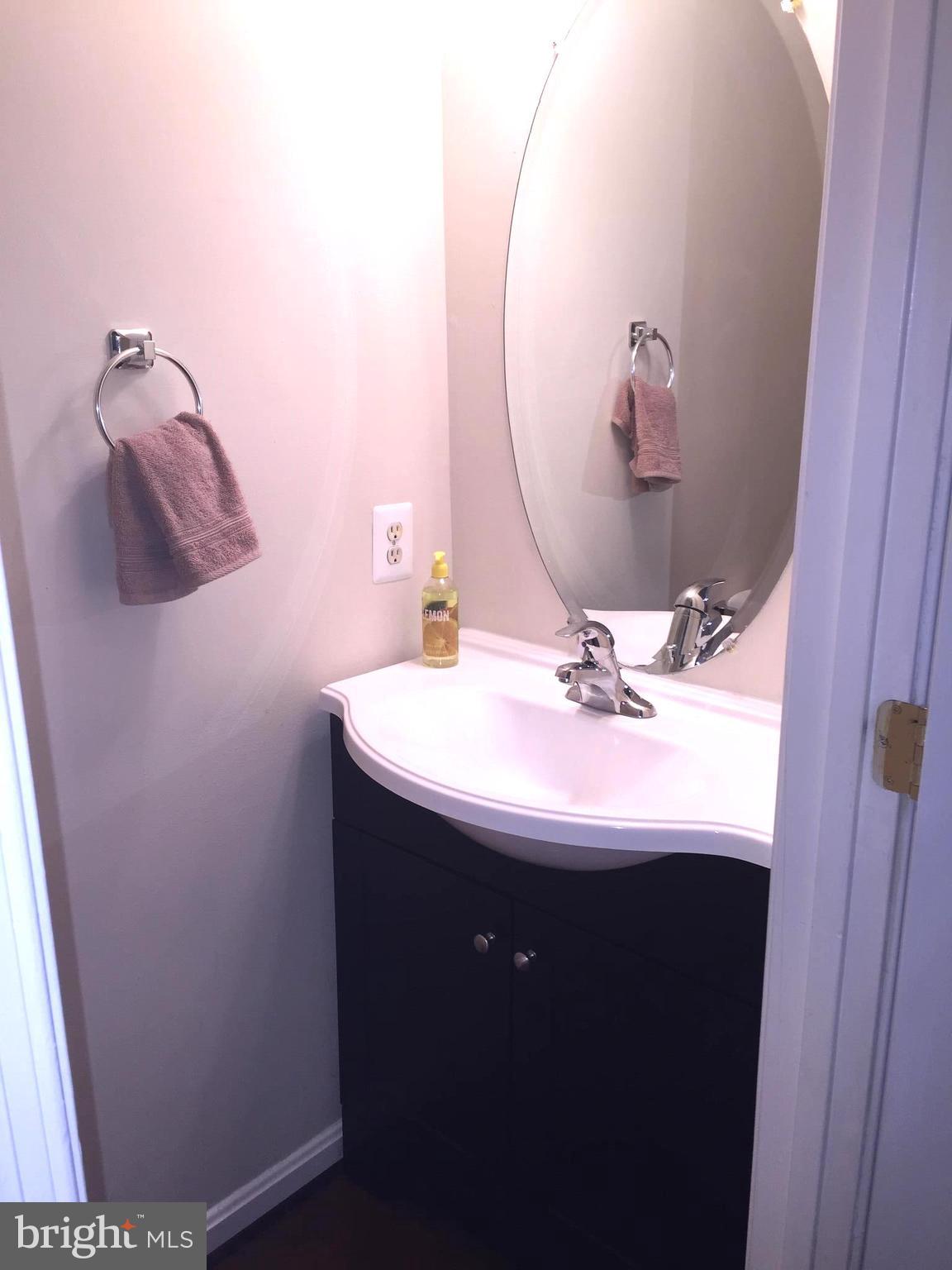 FAIR LAKES - Residential Lease