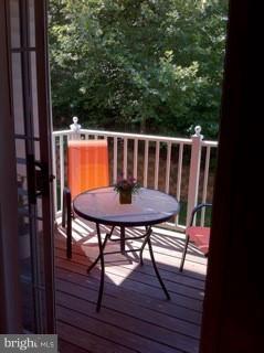 FAIR LAKES - Residential Lease