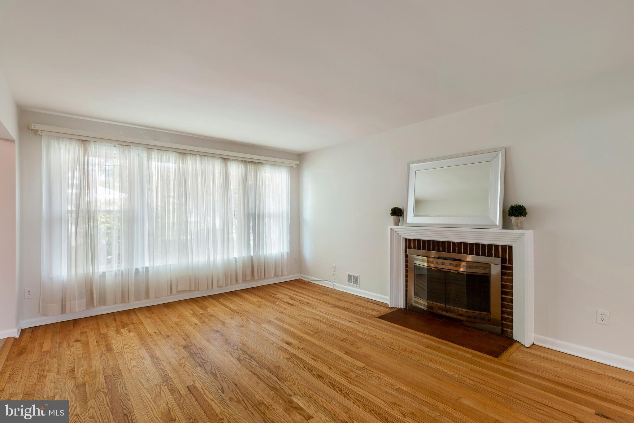 WOODSIDE - Residential