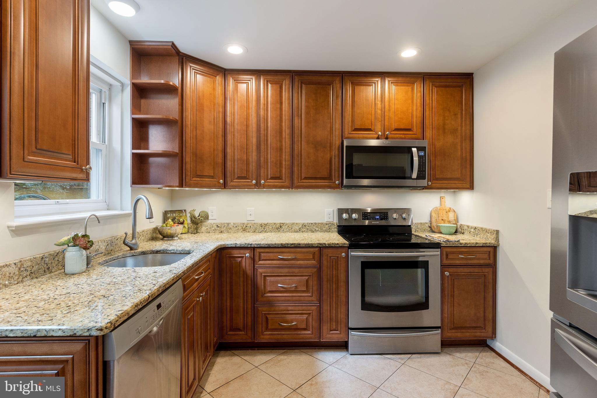 WOODSIDE - Residential