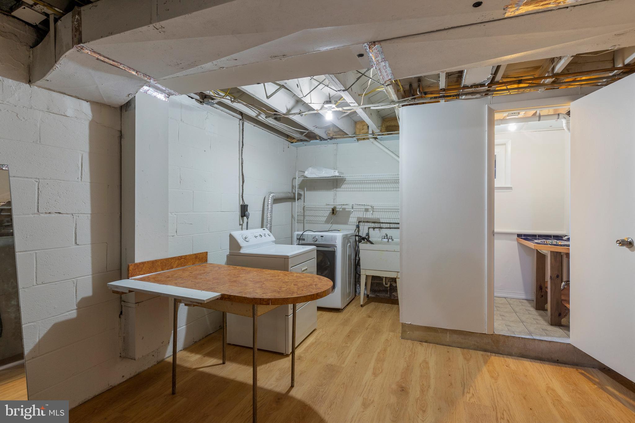 WOODSIDE - Residential