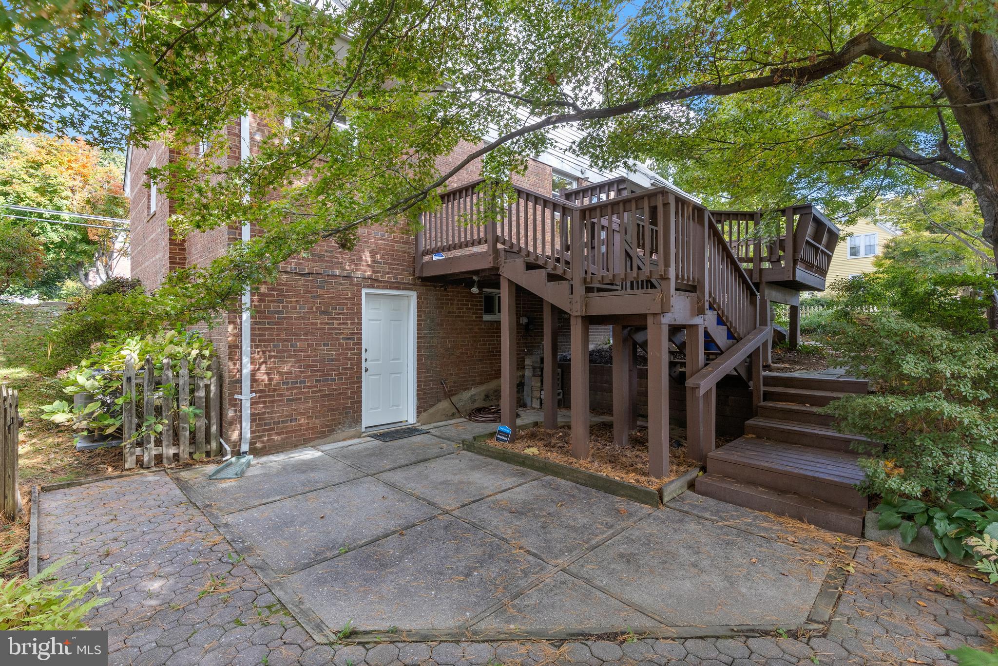 WOODSIDE - Residential