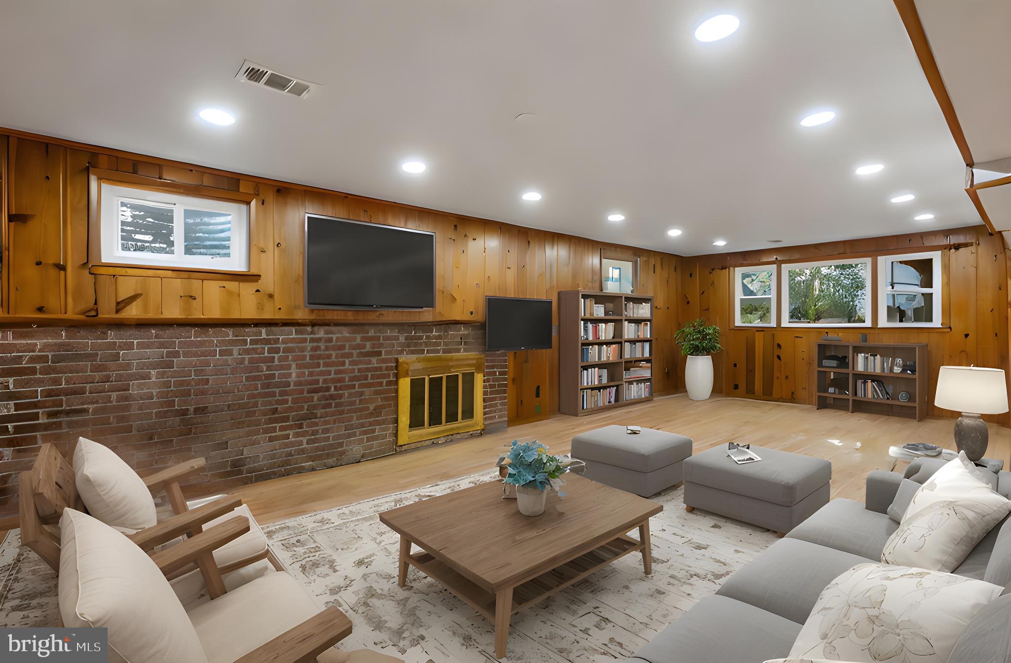 WOODSIDE - Residential