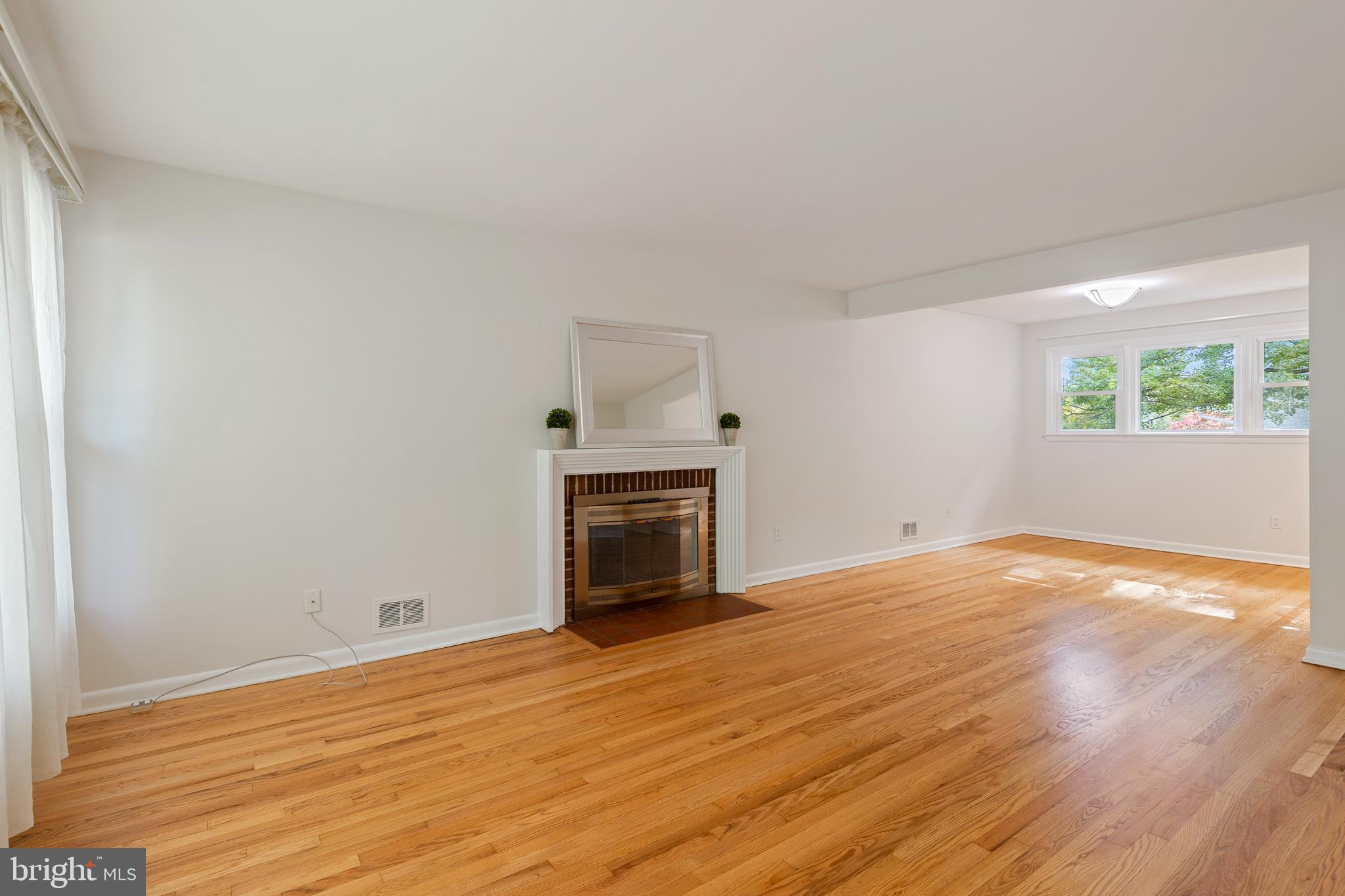 WOODSIDE - Residential