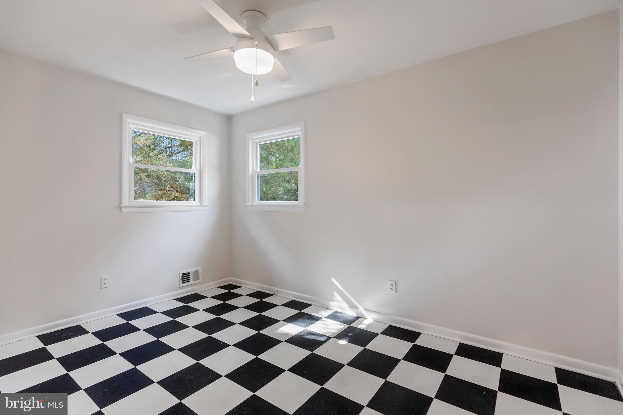 WOODSIDE - Residential