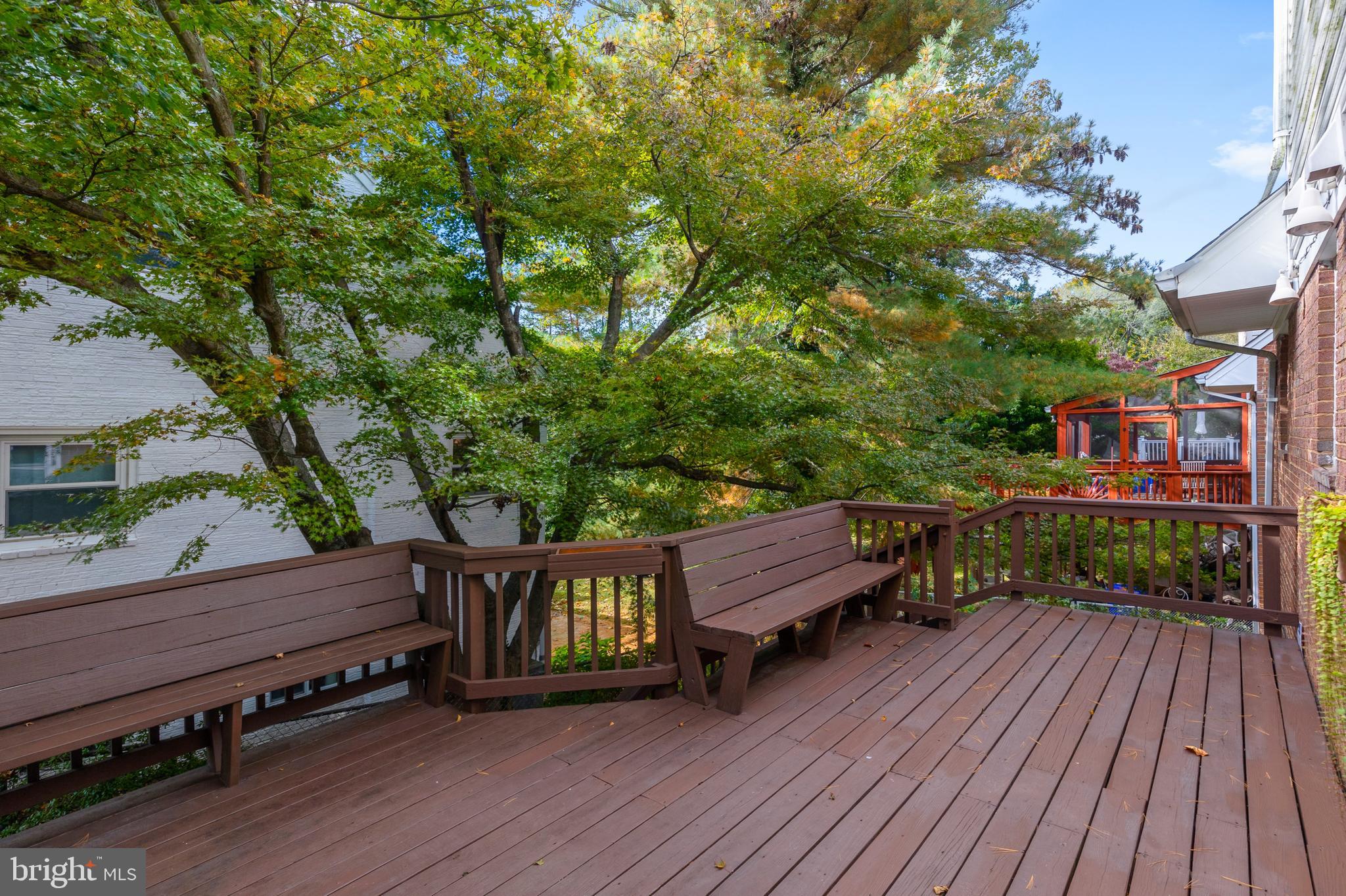 WOODSIDE - Residential