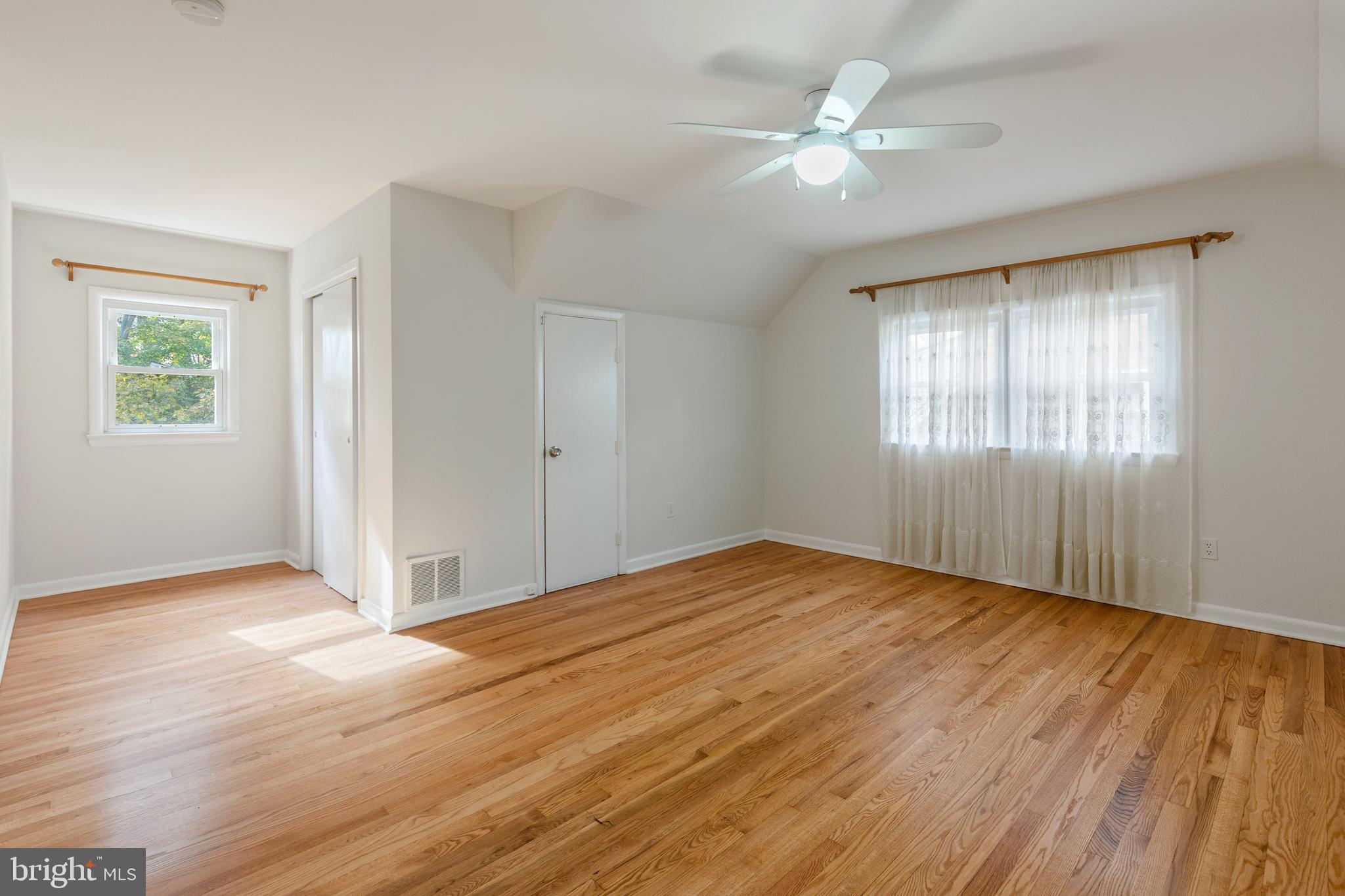 WOODSIDE - Residential