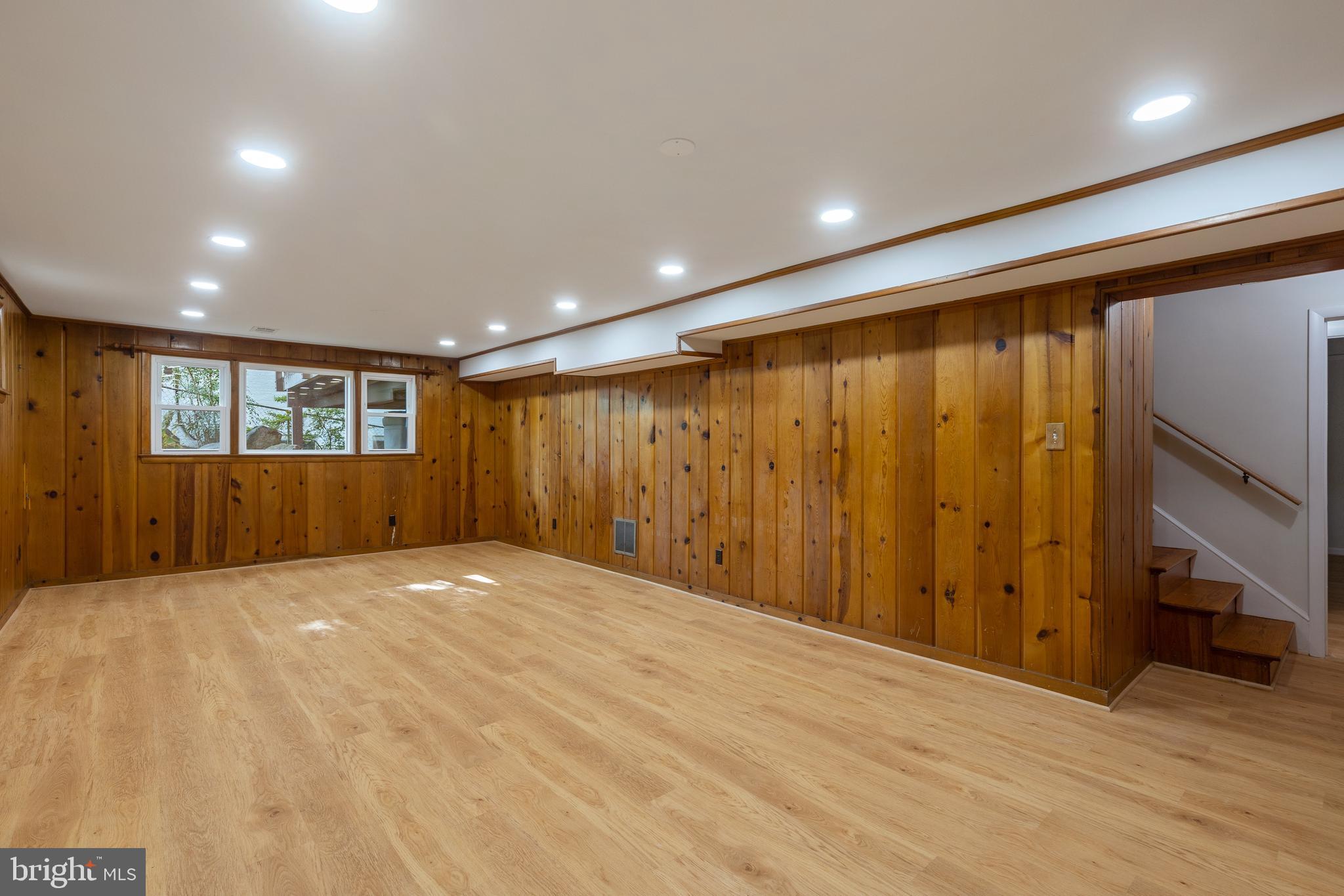 WOODSIDE - Residential