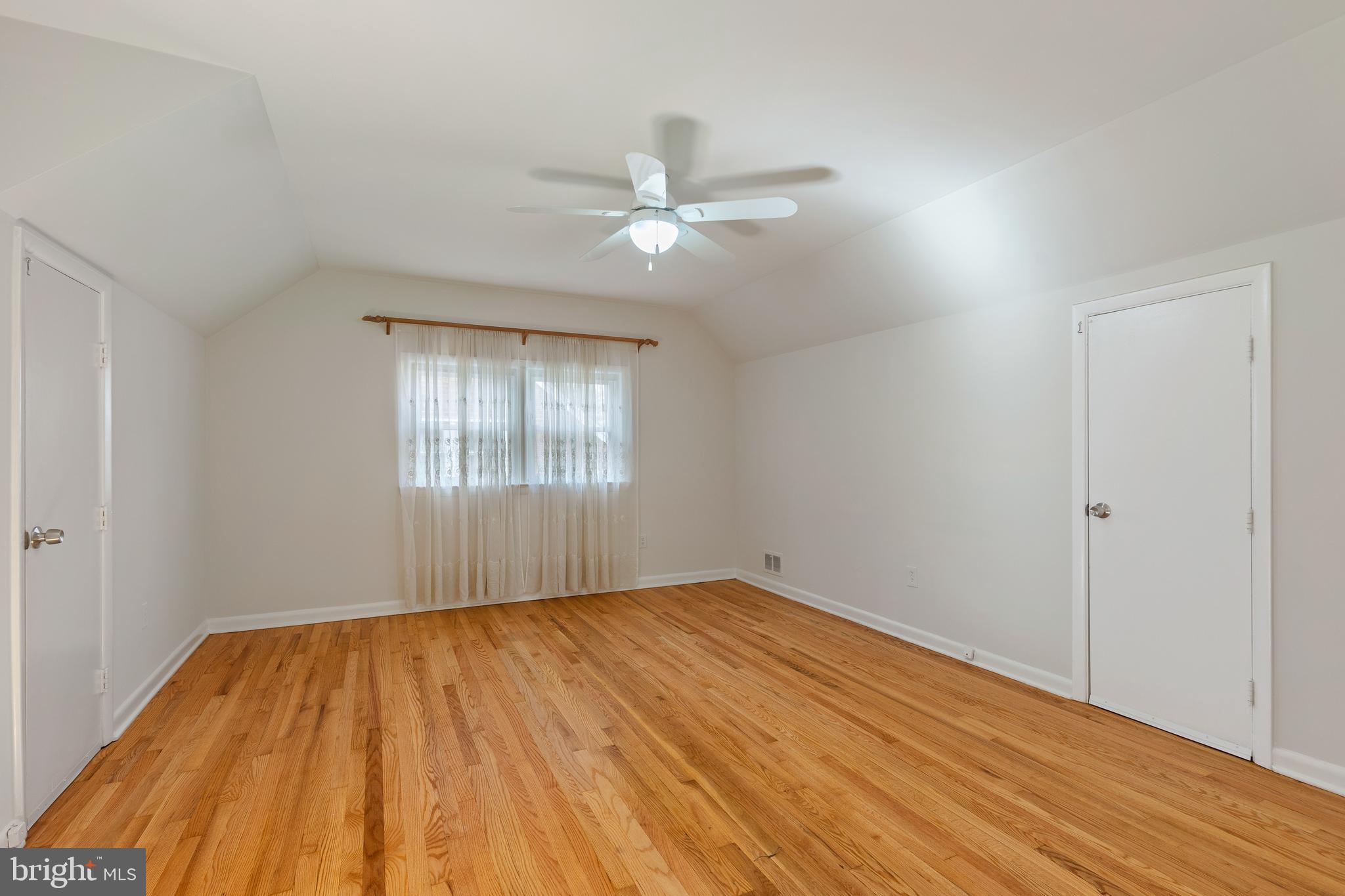 WOODSIDE - Residential