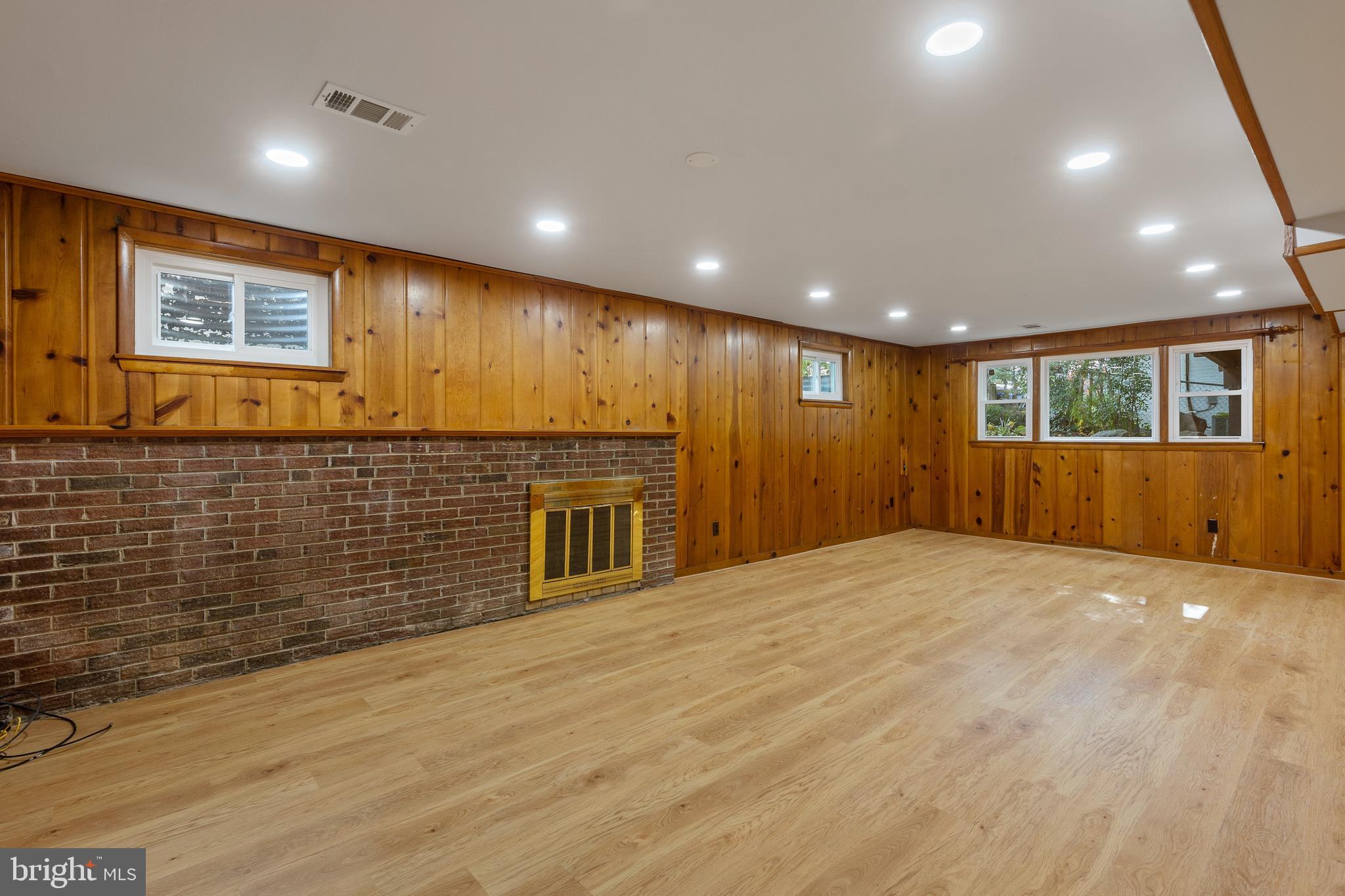 WOODSIDE - Residential