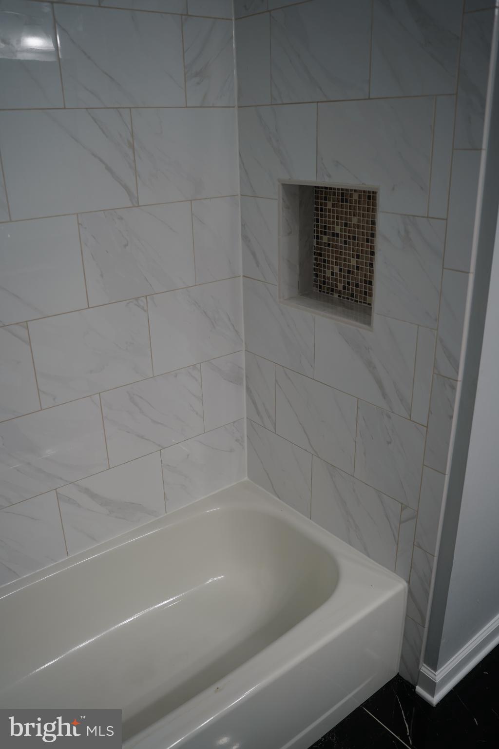STONINGTON ARTERY - Residential Lease