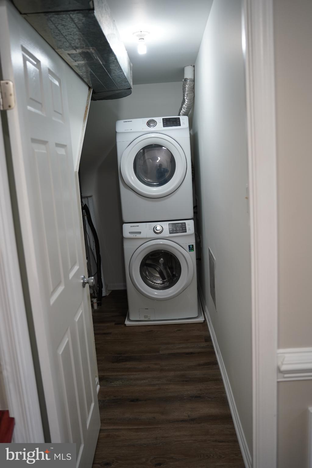 STONINGTON ARTERY - Residential Lease