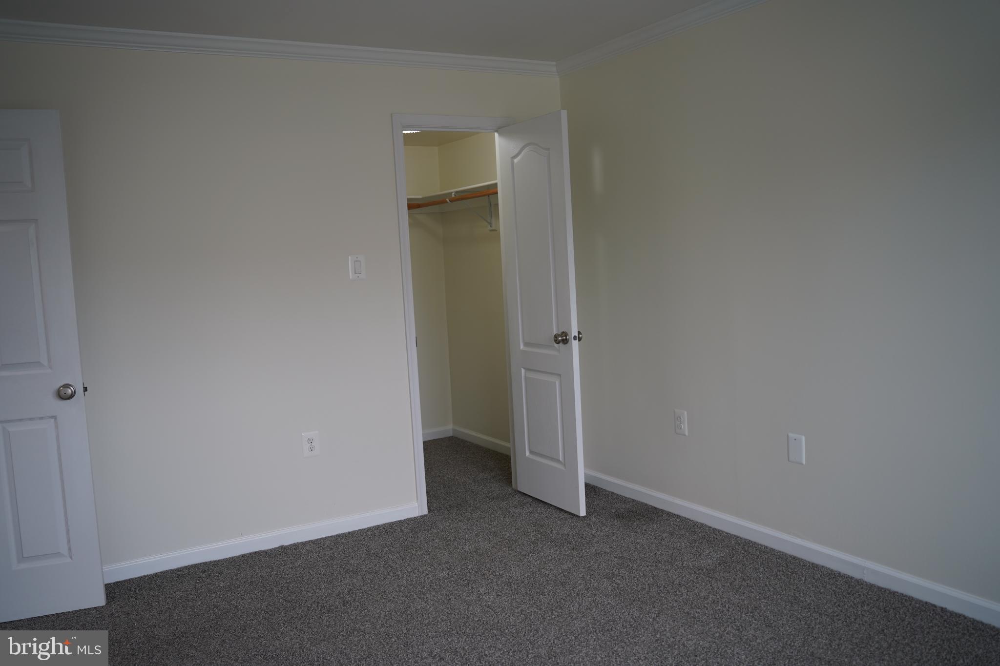 STONINGTON ARTERY - Residential Lease