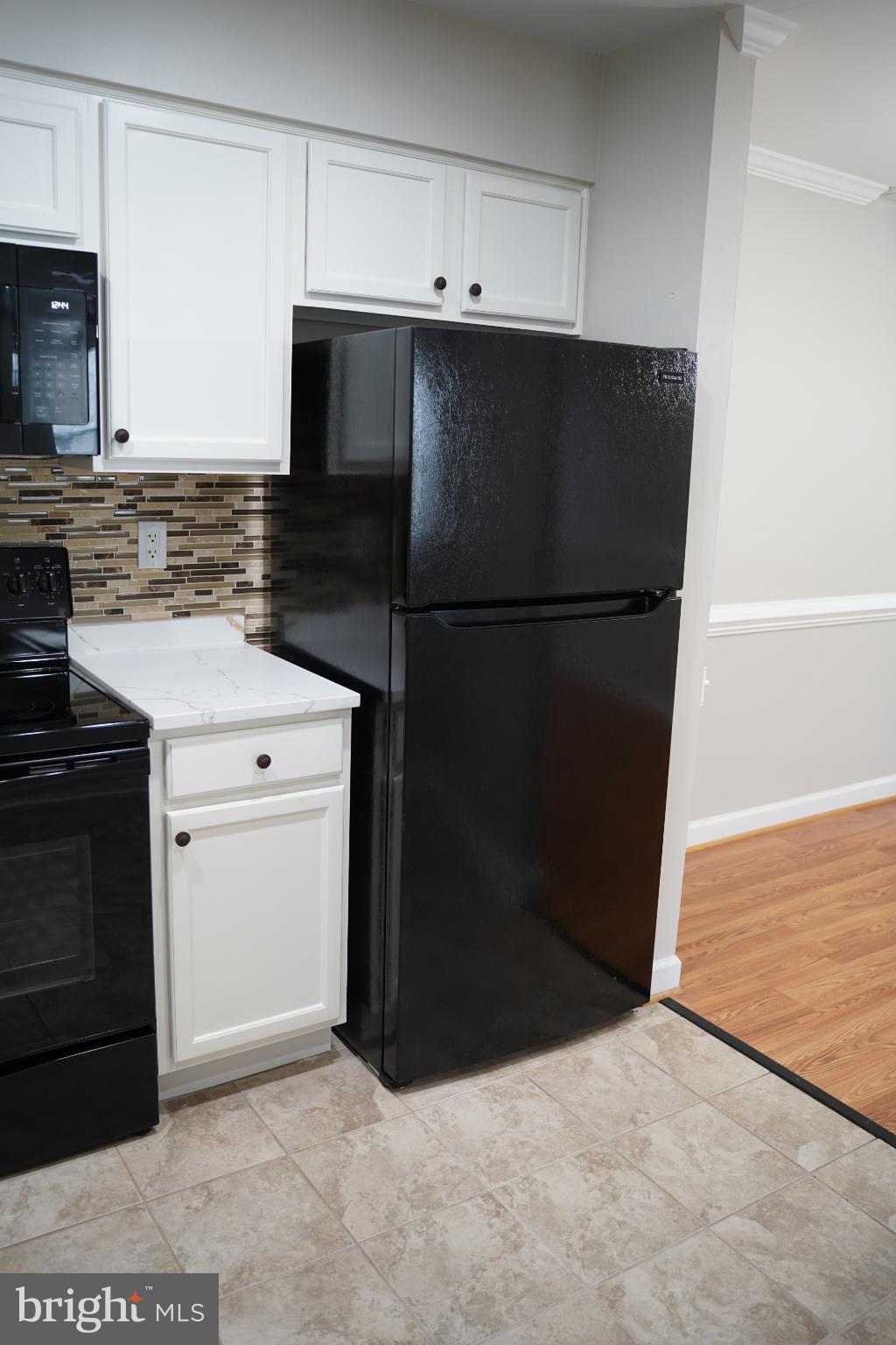 STONINGTON ARTERY - Residential Lease
