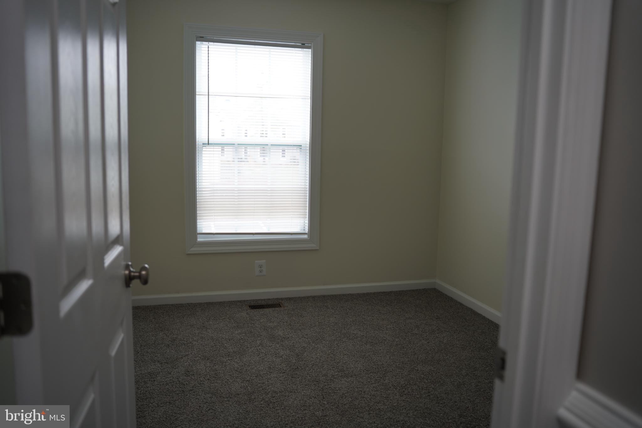 STONINGTON ARTERY - Residential Lease