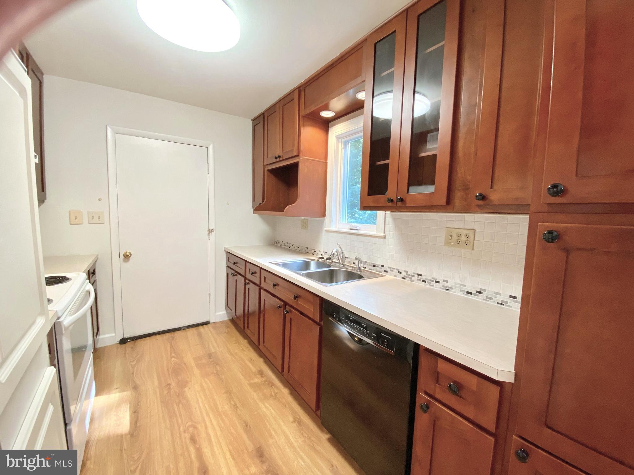 LANDHAVEN - Residential Lease