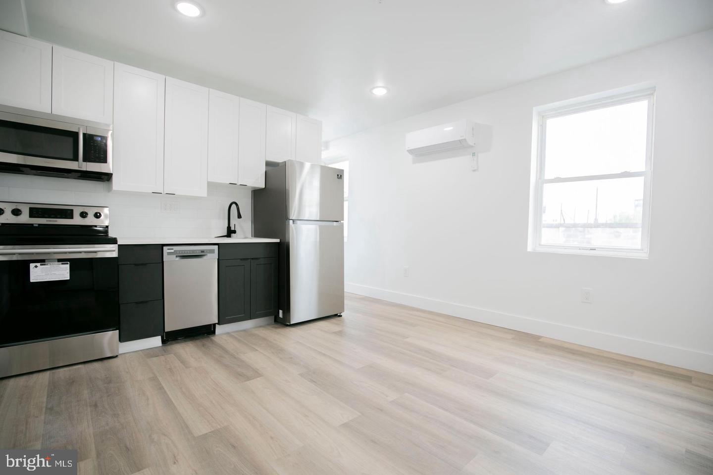 OLDE KENSINGTON - Commercial Sale