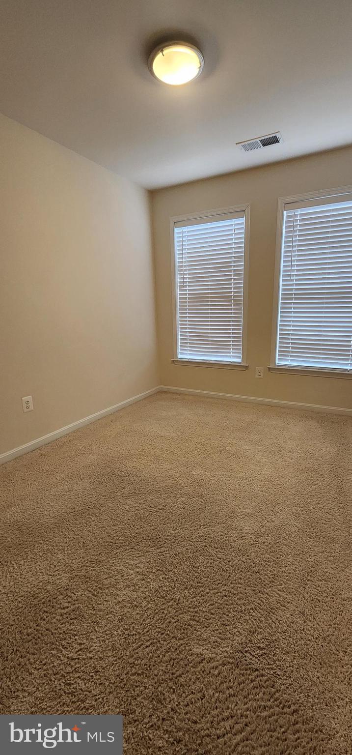 BROADLANDS STATION - Residential Lease