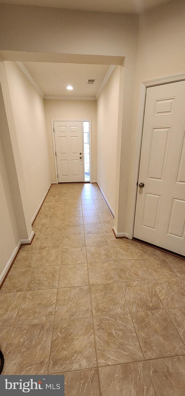 BROADLANDS STATION - Residential Lease