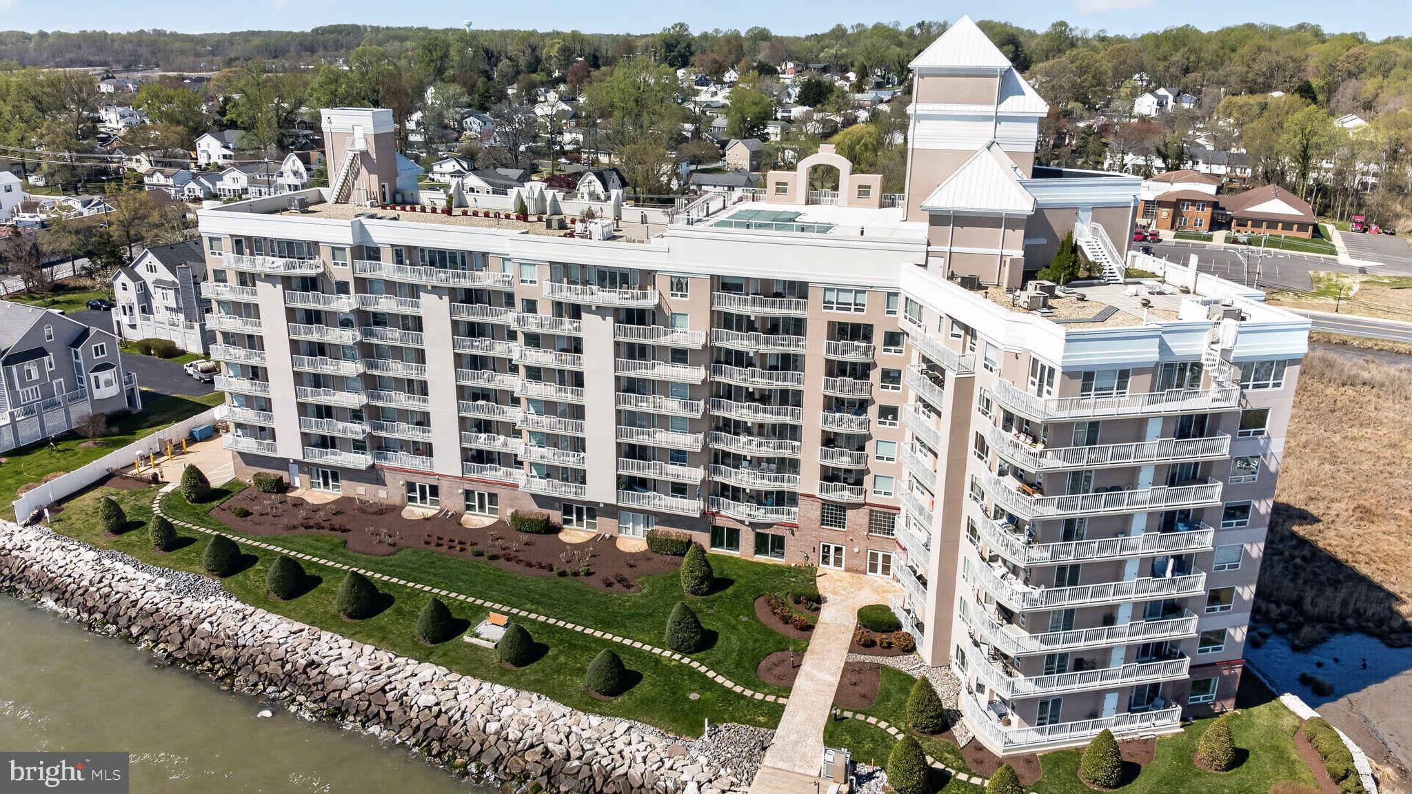 HORIZON ON THE BAY CONDO - Residential