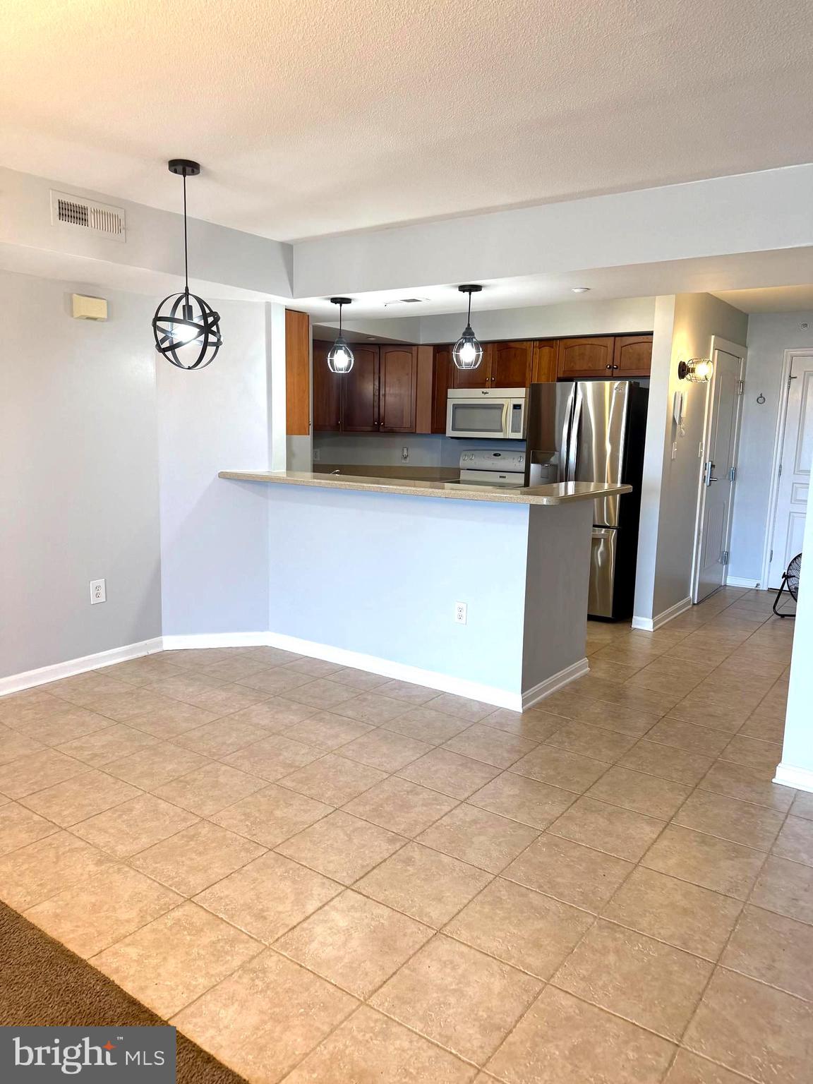 HORIZON ON THE BAY CONDO - Residential