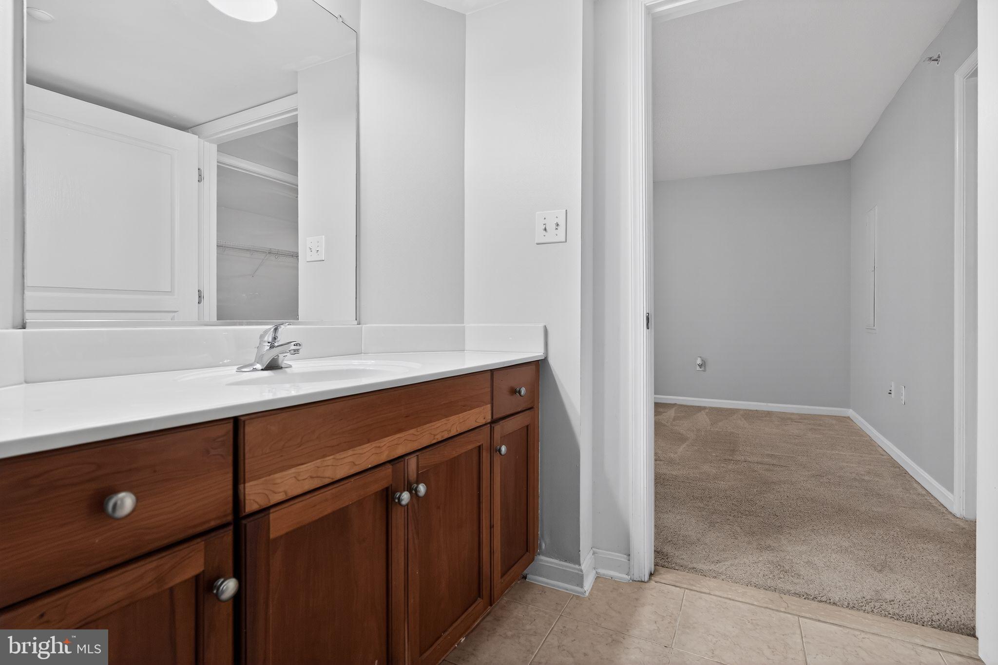 HORIZON ON THE BAY CONDO - Residential