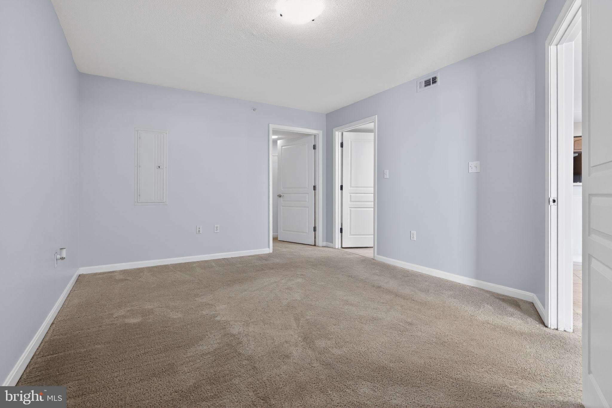 HORIZON ON THE BAY CONDO - Residential