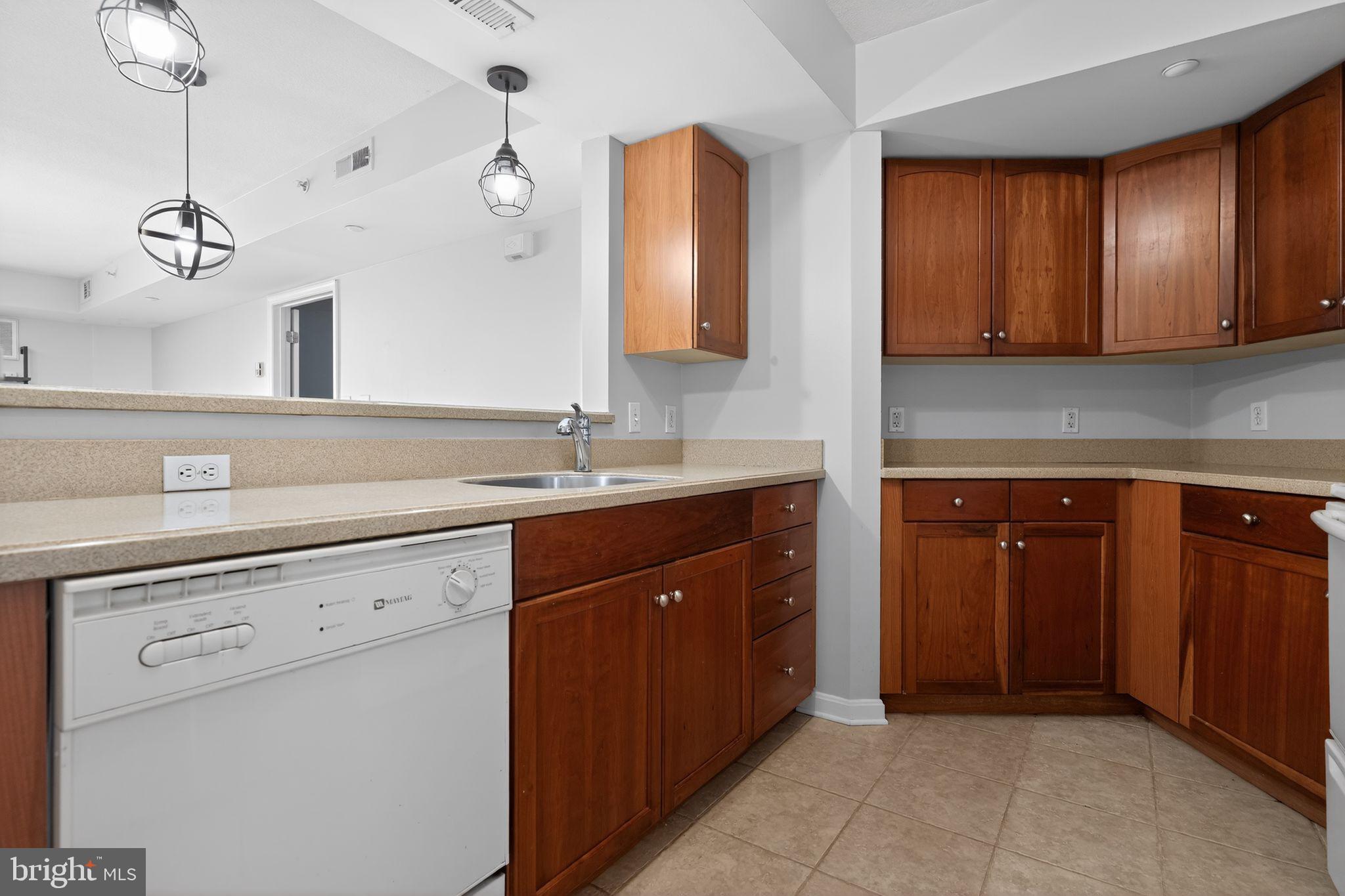 HORIZON ON THE BAY CONDO - Residential