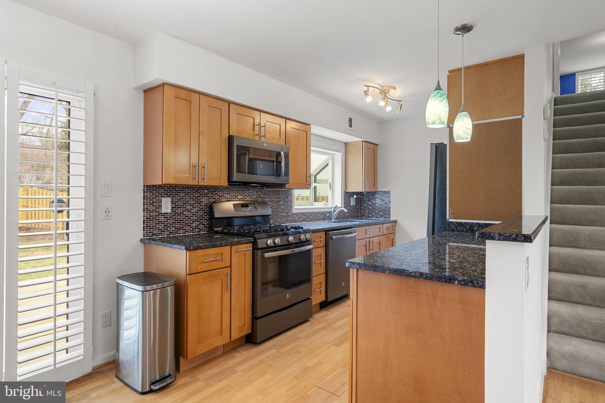 RESTON - Residential