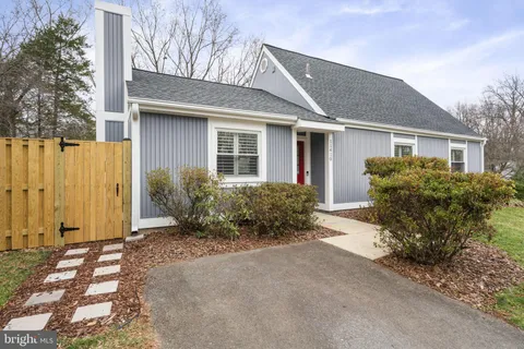 11410 Great Meadow Drive, Reston, VA MLS: VAFX2227790