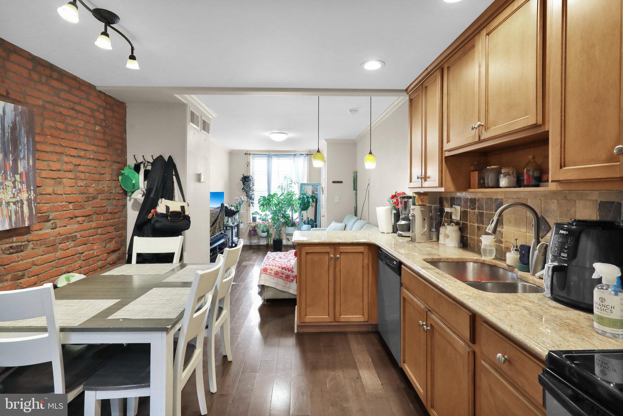 534 WALNUT STREET